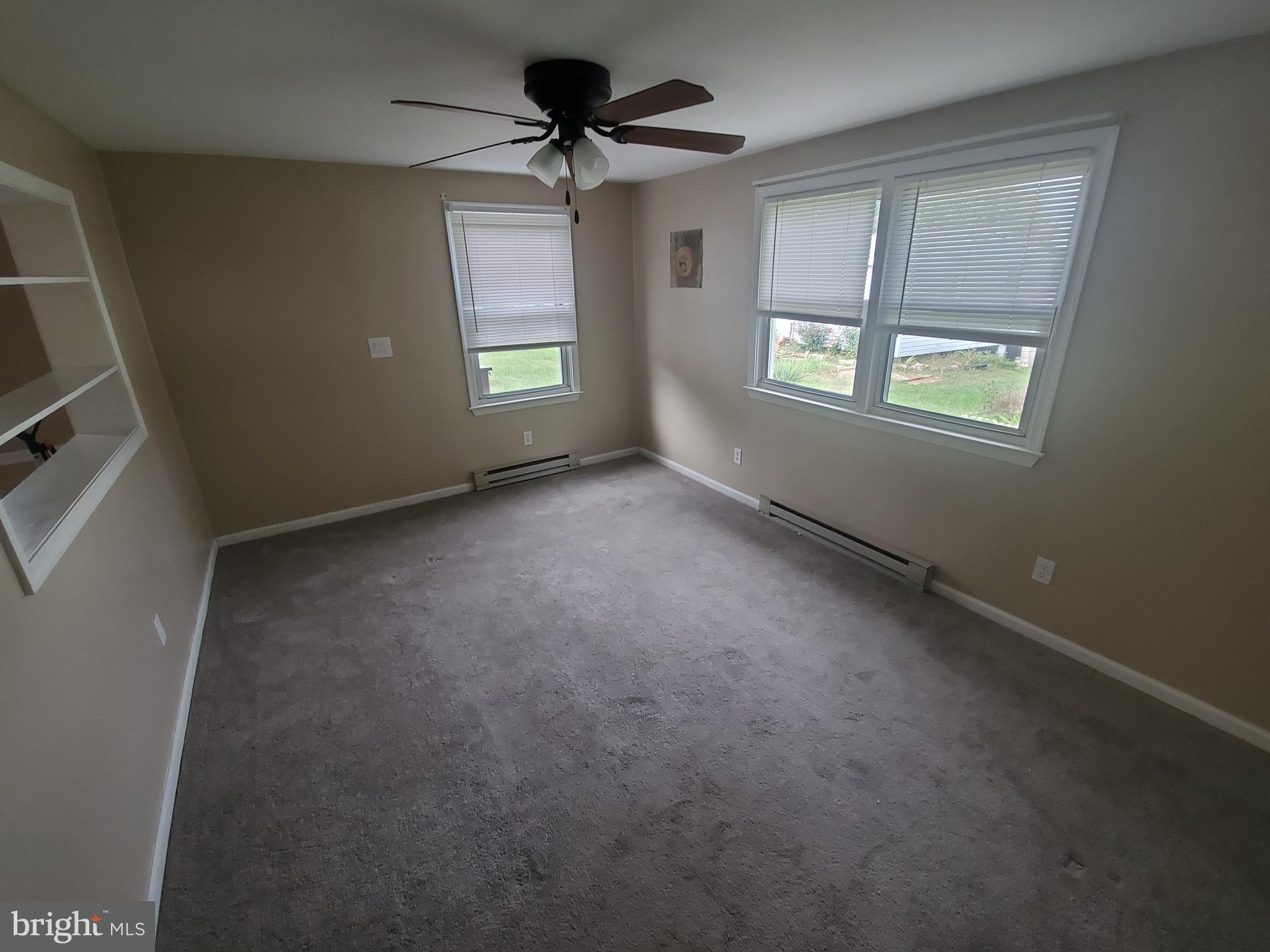 DUTCH LANE - Residential