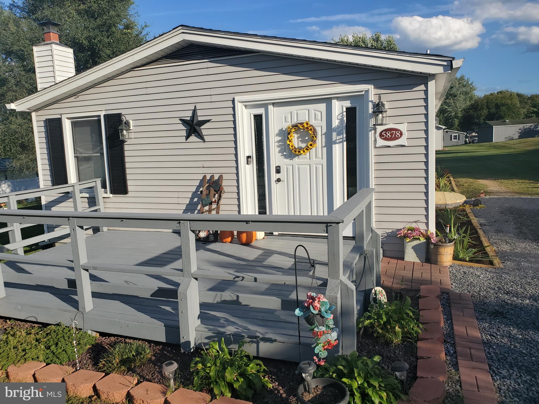 DUTCH LANE - Residential