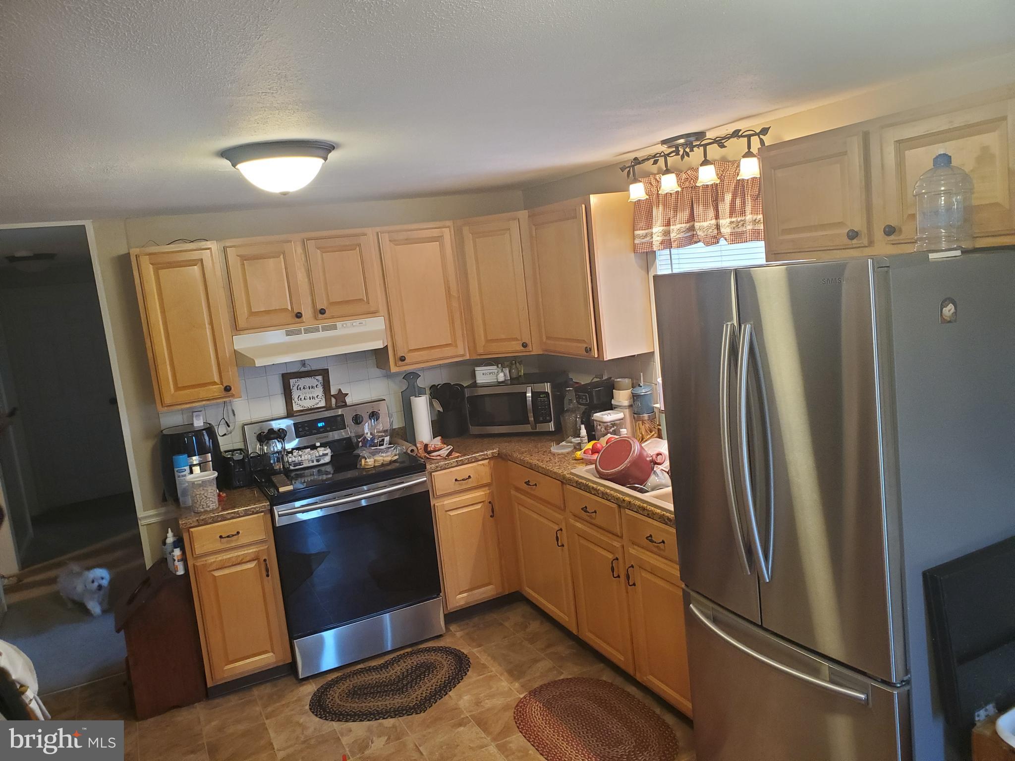 DUTCH LANE - Residential