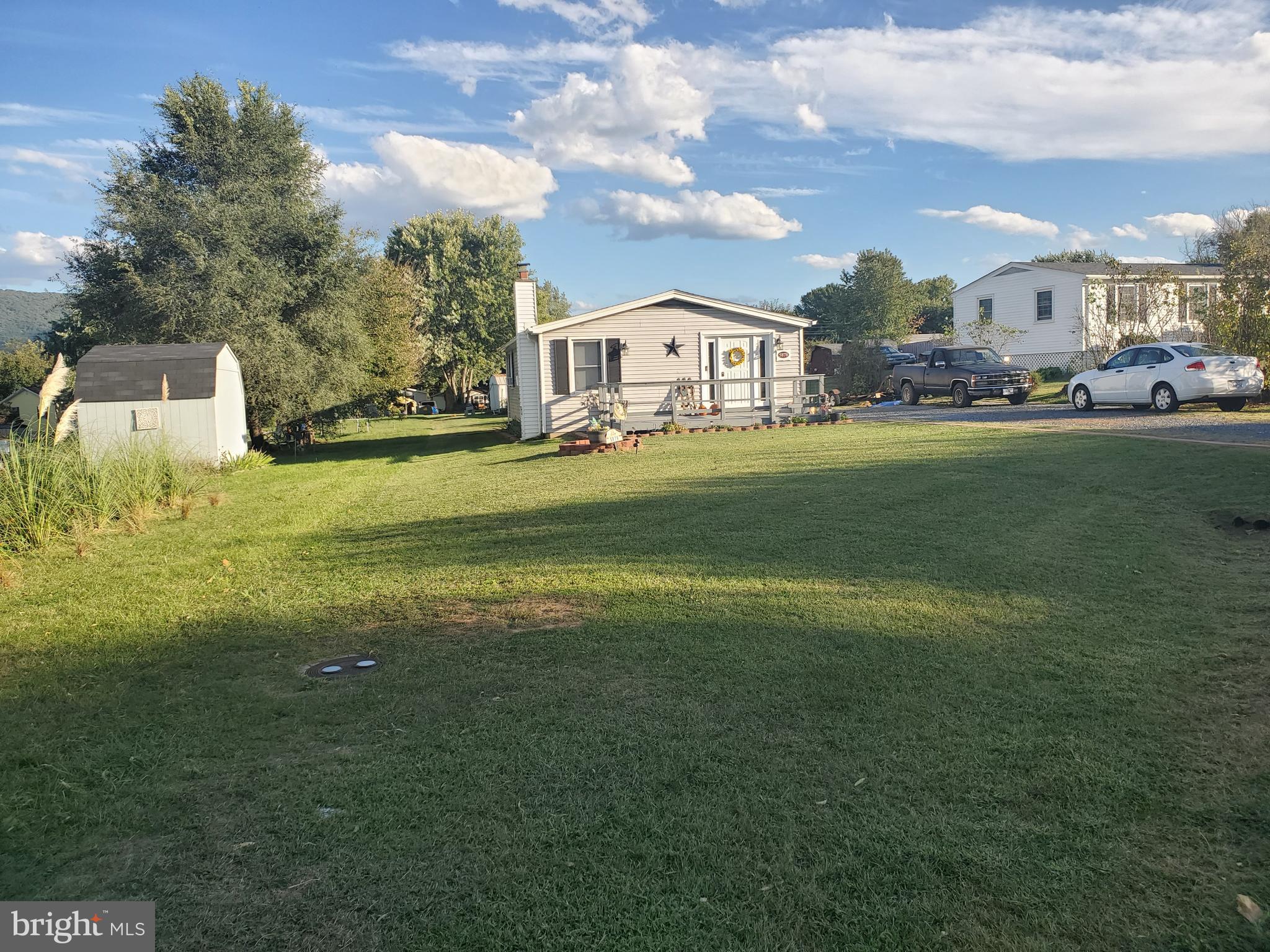 DUTCH LANE - Residential