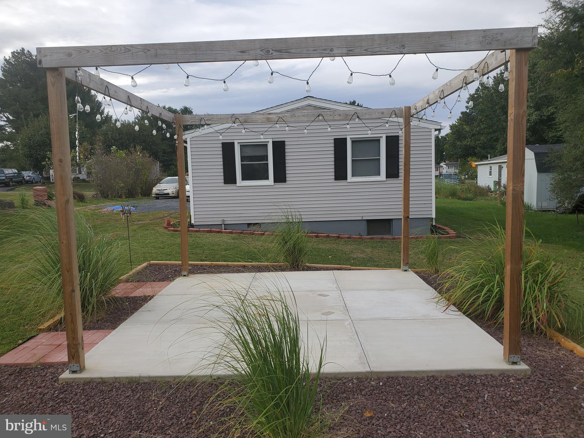 DUTCH LANE - Residential