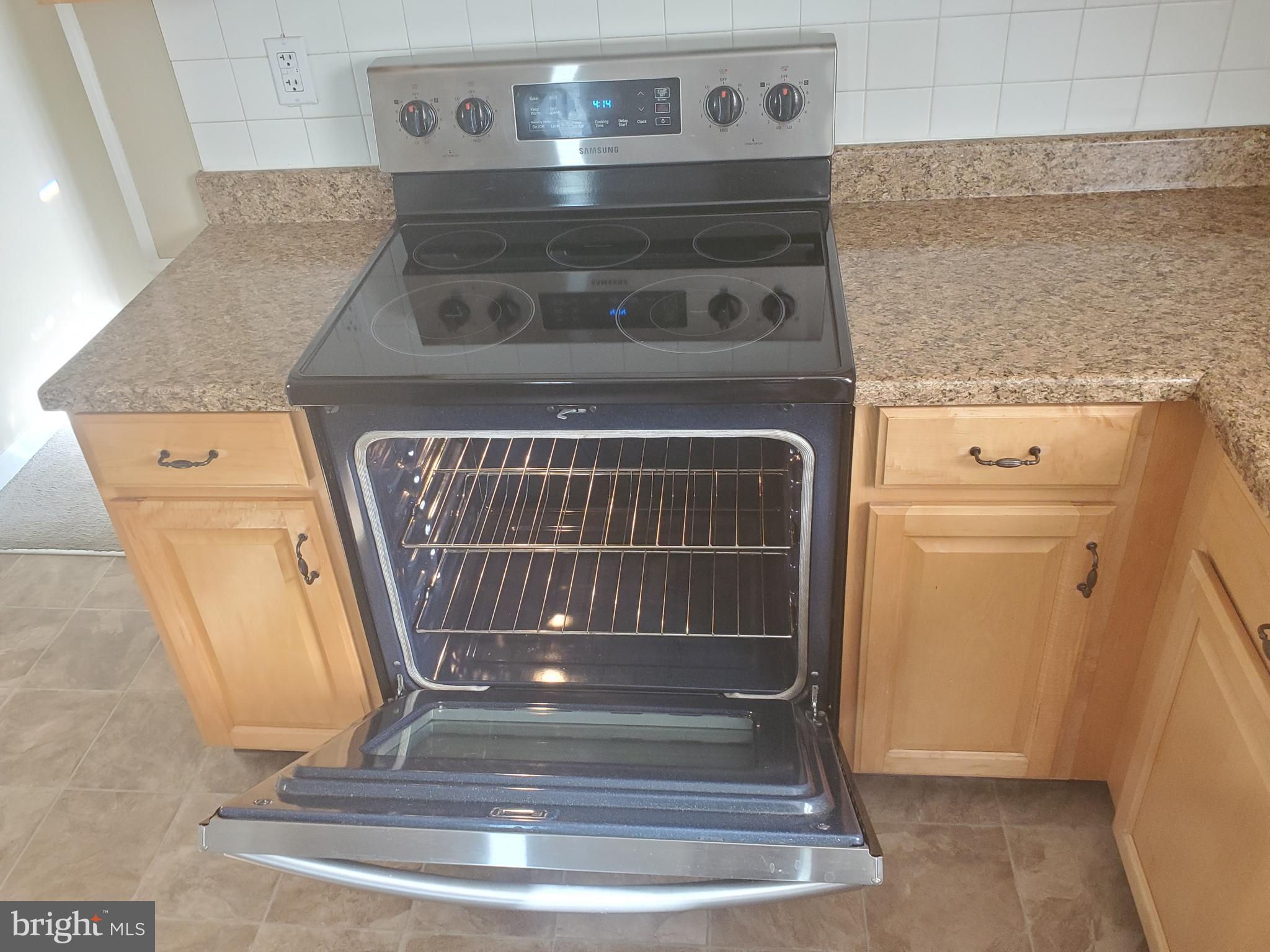 DUTCH LANE - Residential