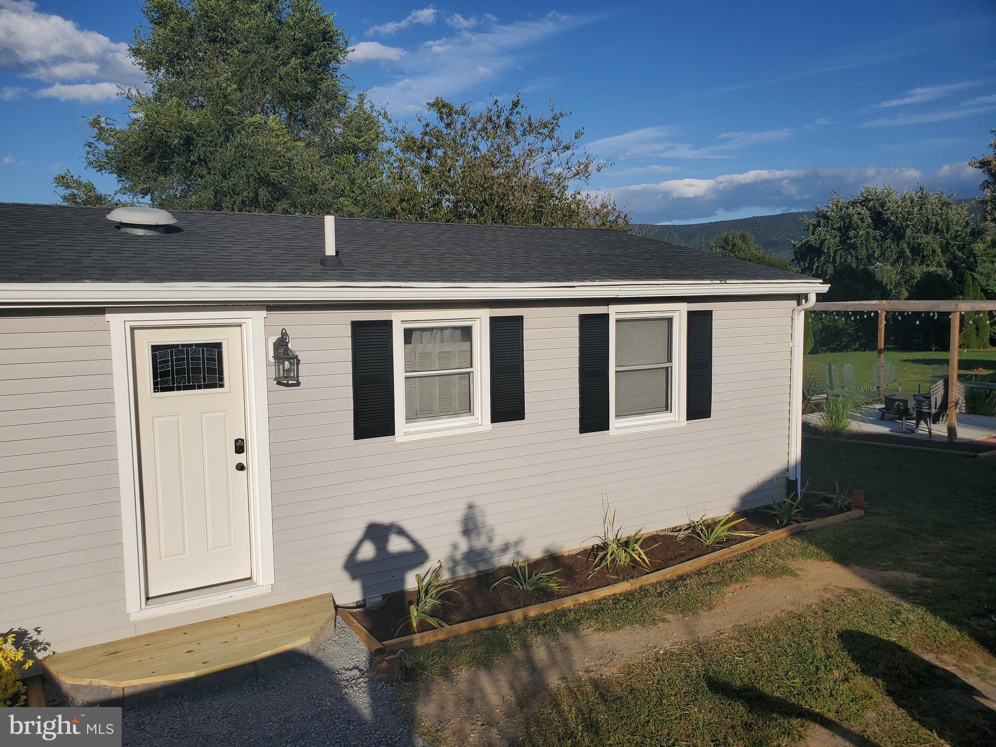 DUTCH LANE - Residential