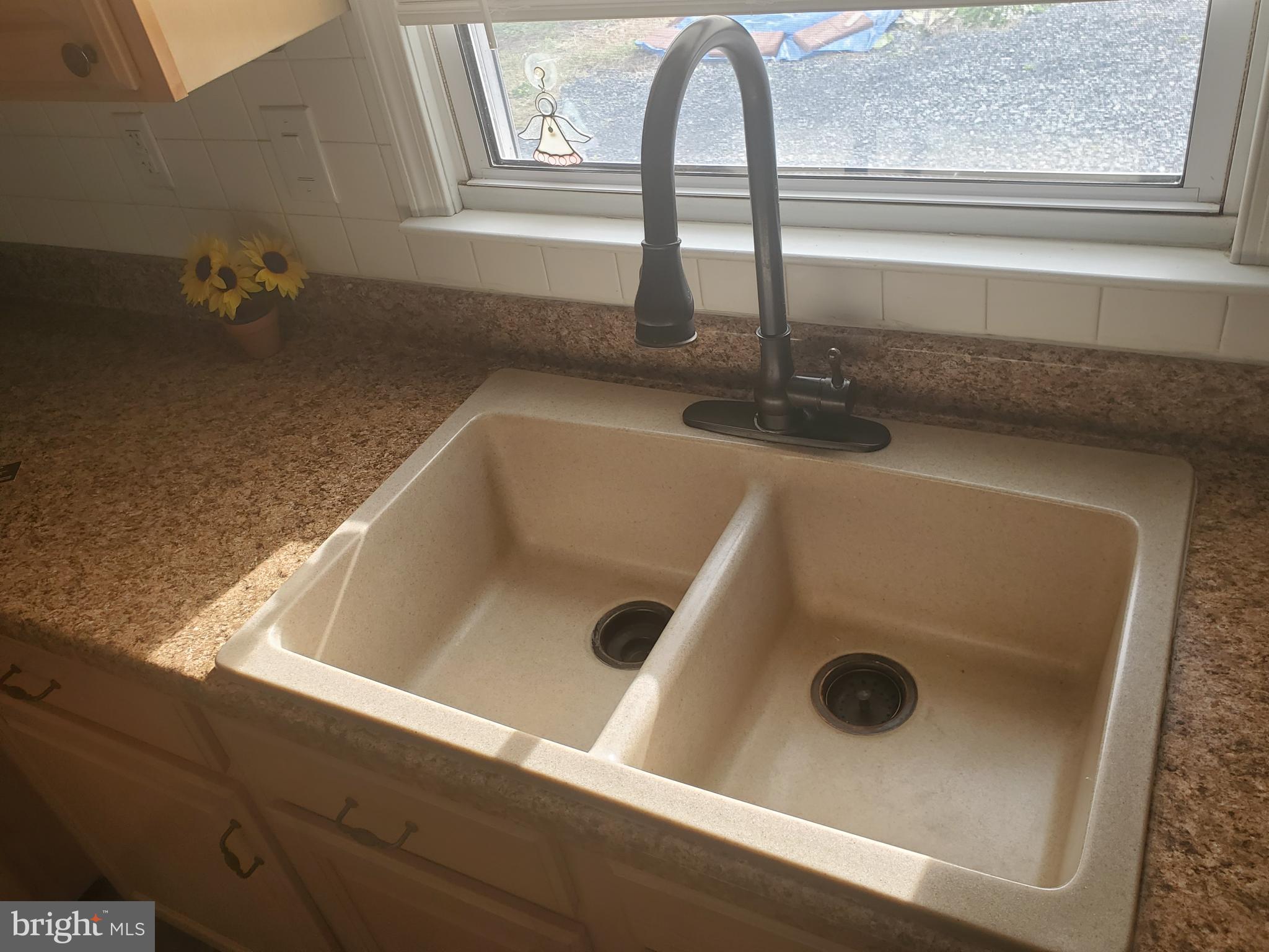 DUTCH LANE - Residential