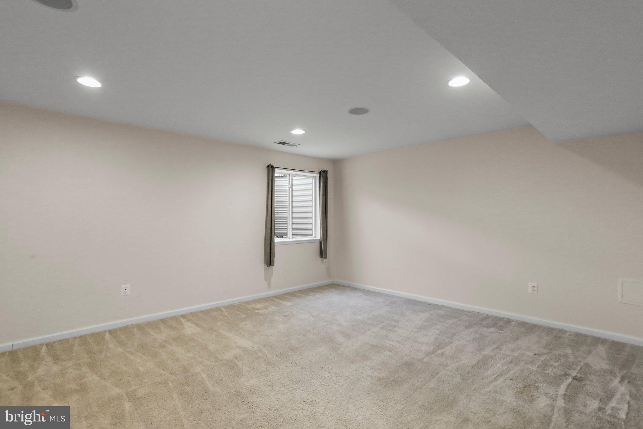 POTOMAC STATION - Residential Lease