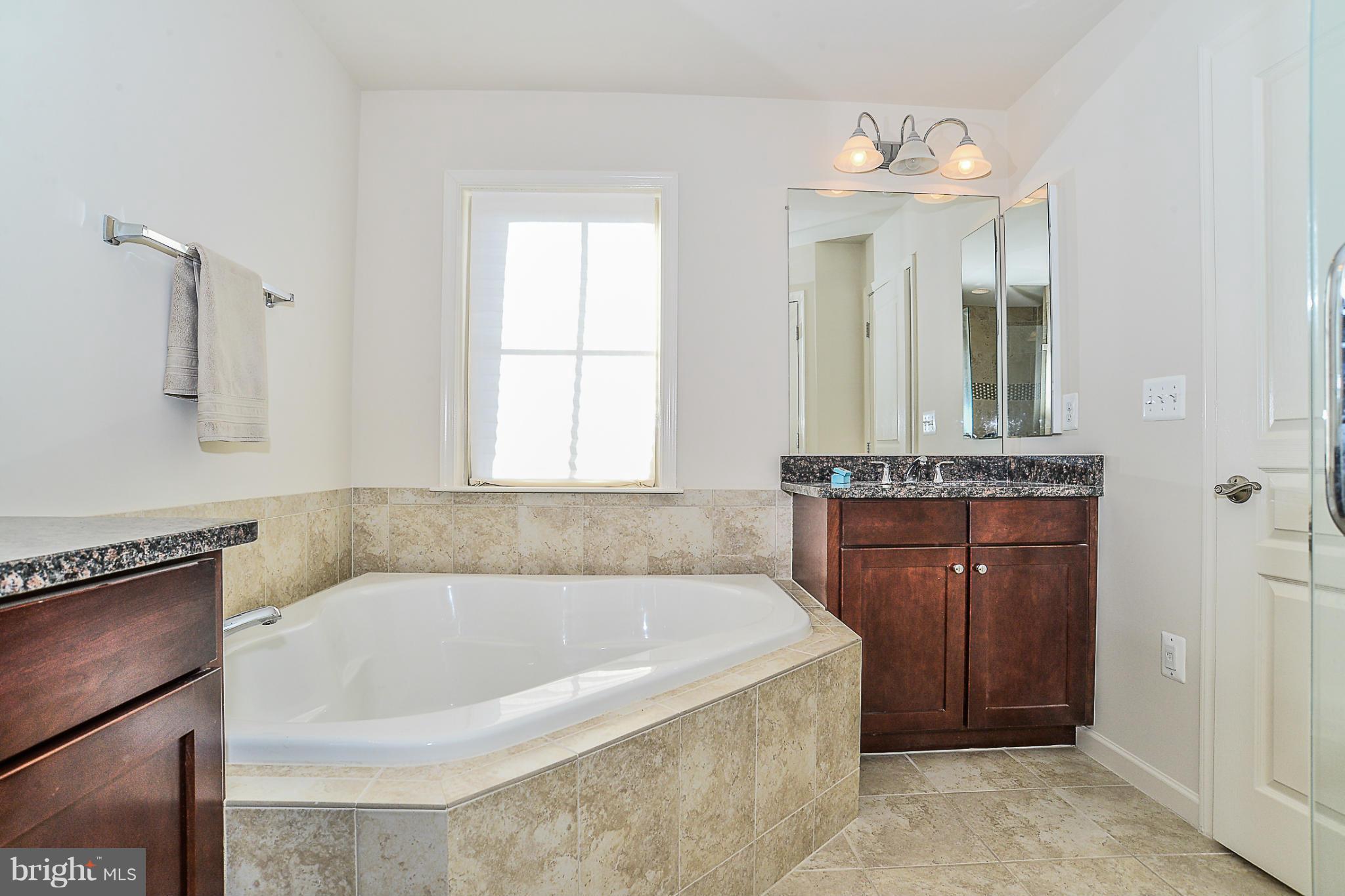 SHIRLINGTON CREST - Residential