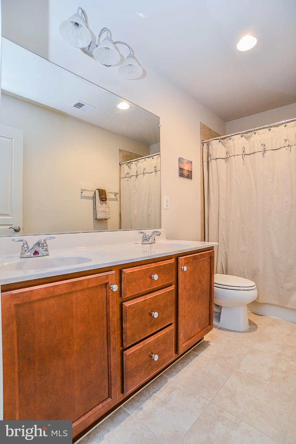 SHIRLINGTON CREST - Residential