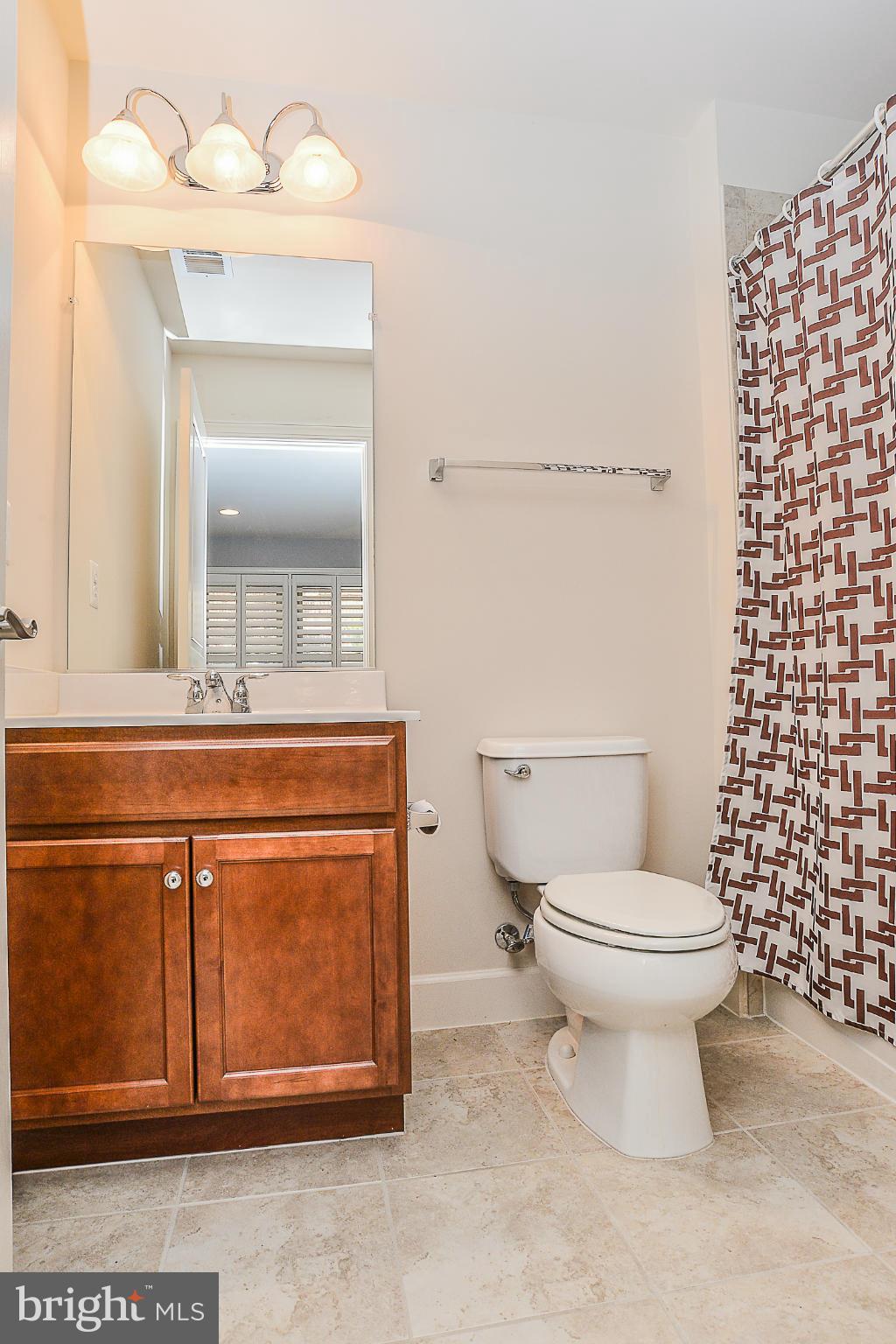 SHIRLINGTON CREST - Residential