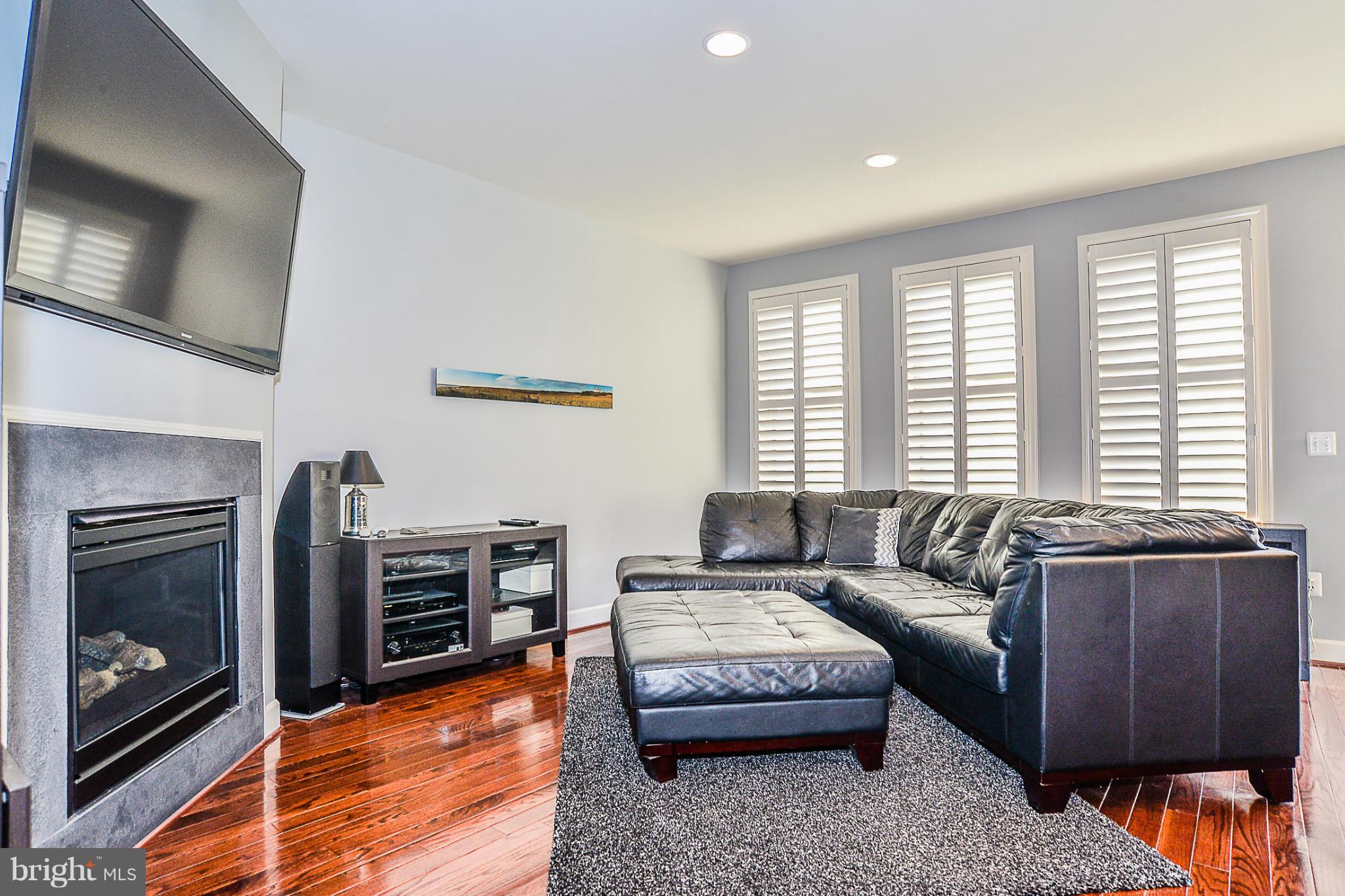 SHIRLINGTON CREST - Residential