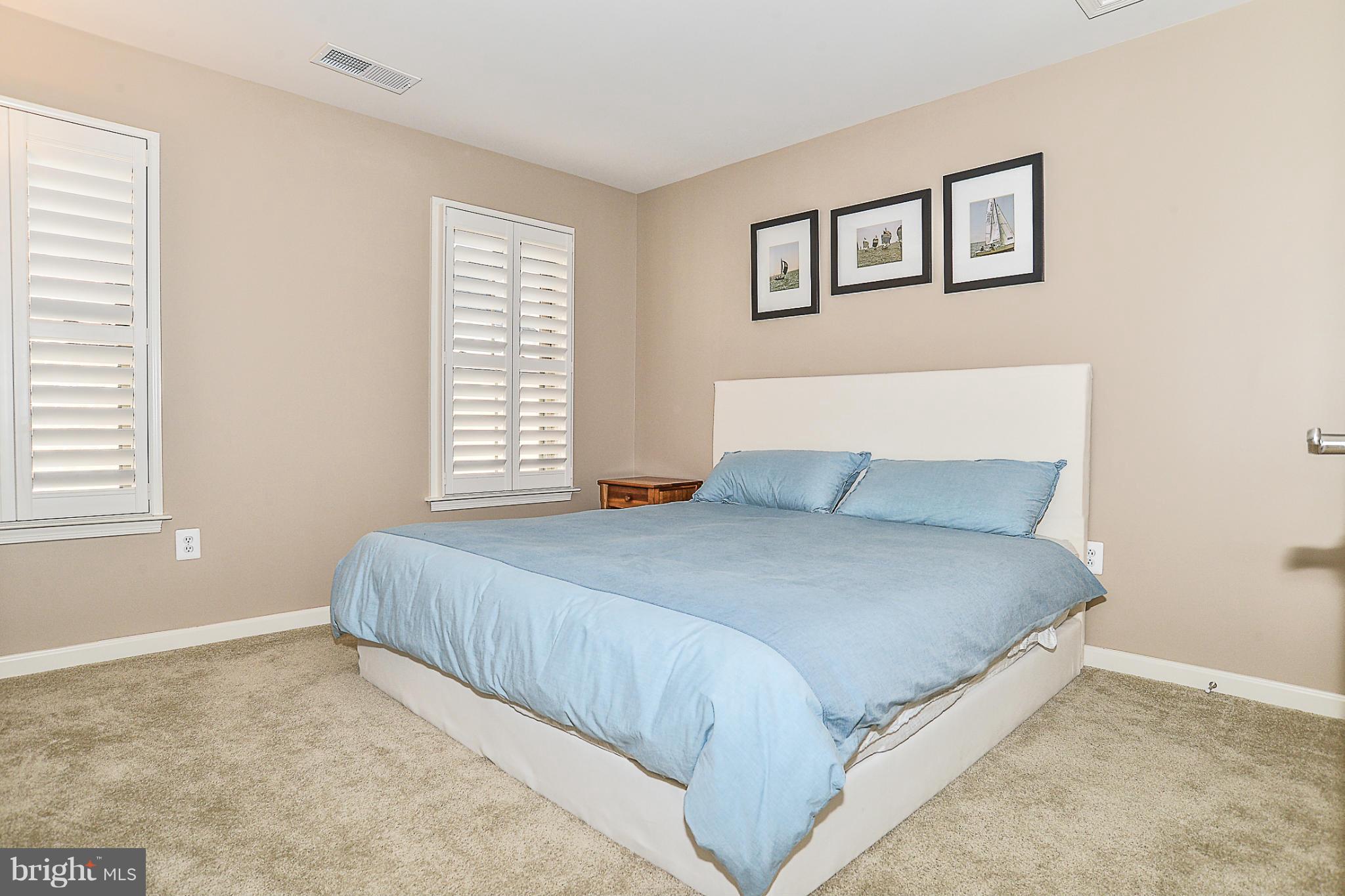 SHIRLINGTON CREST - Residential