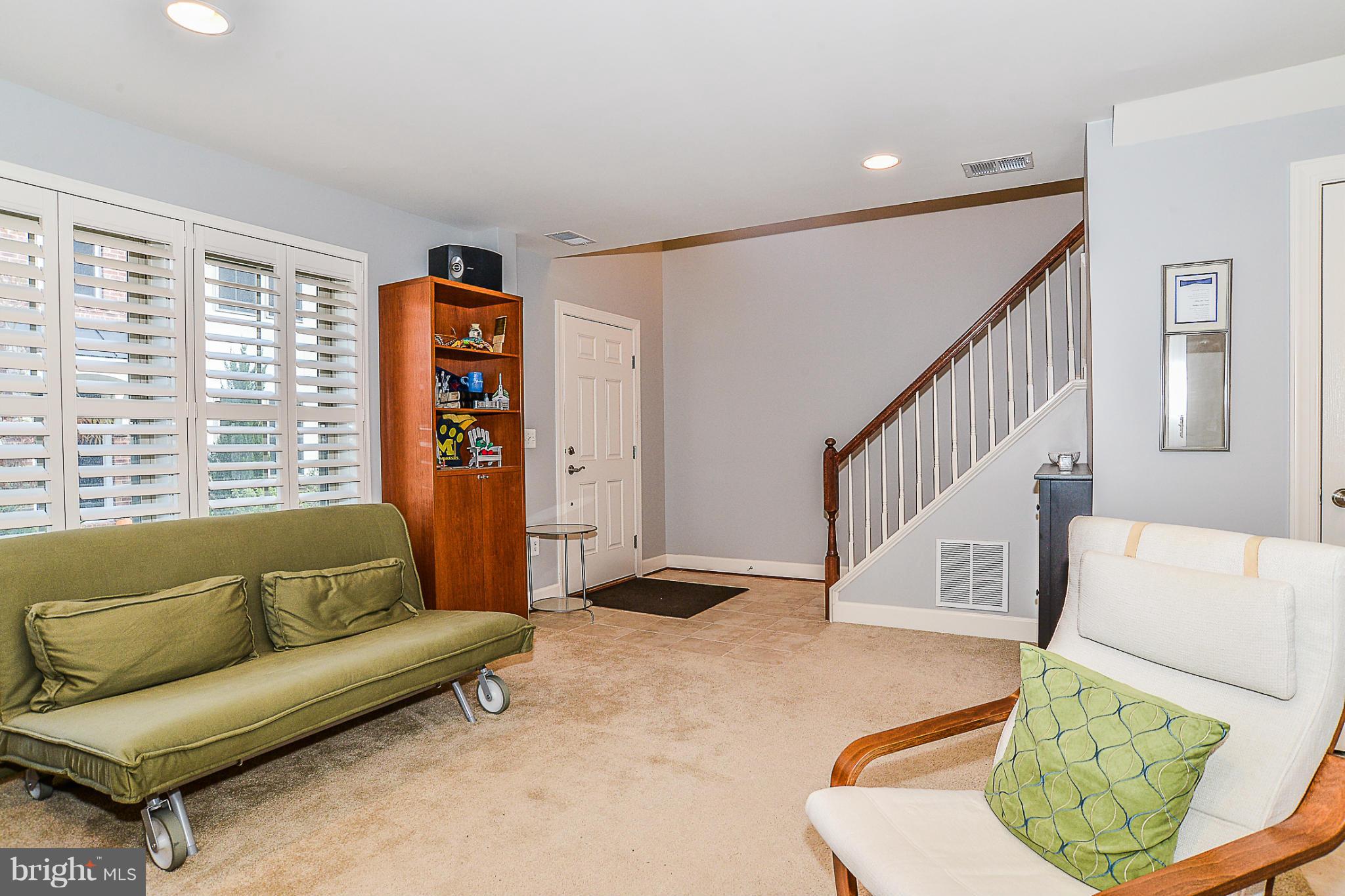 SHIRLINGTON CREST - Residential