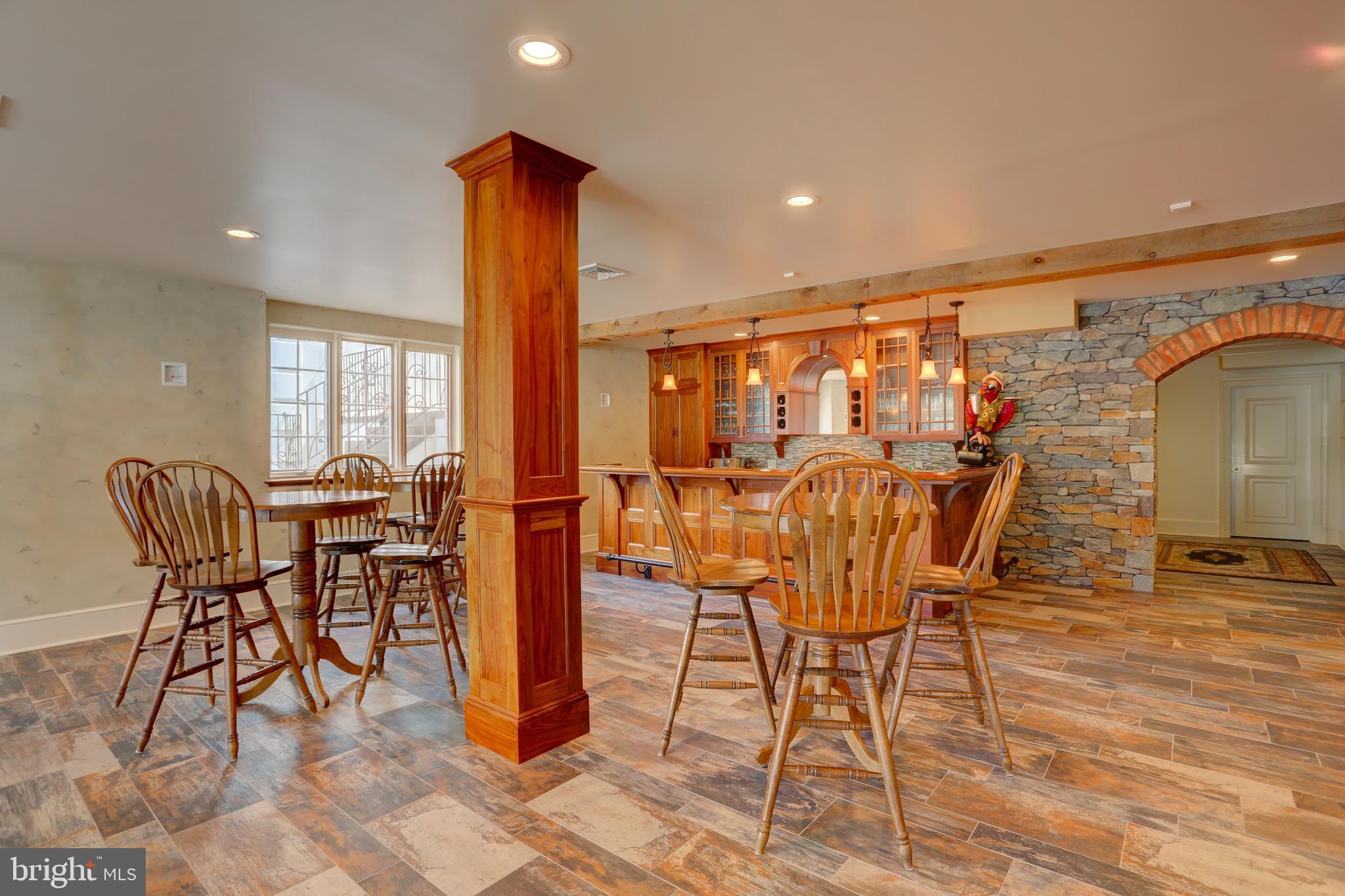 STONEHENGE - Residential