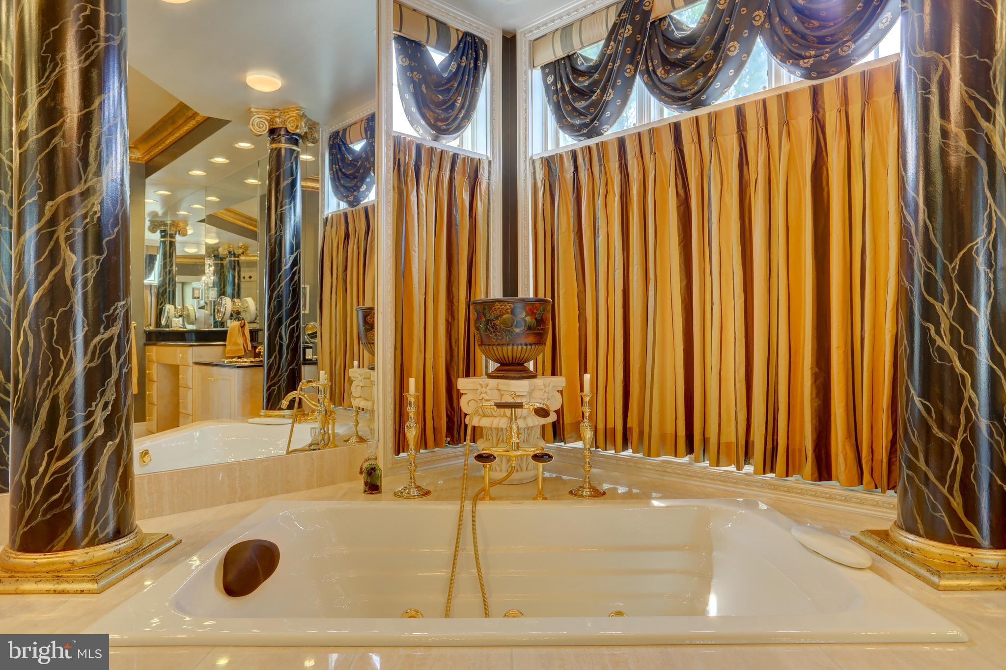 STONEHENGE - Residential