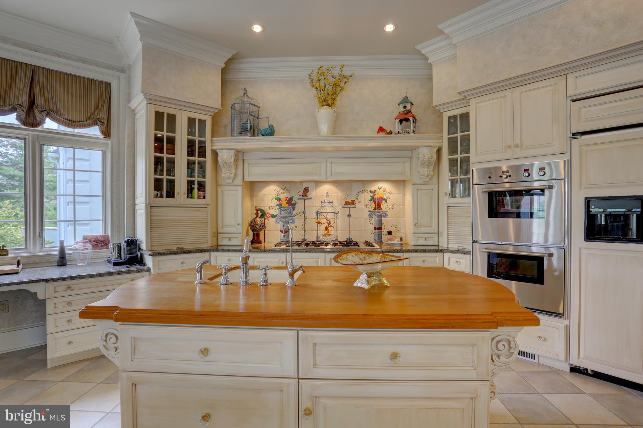 STONEHENGE - Residential