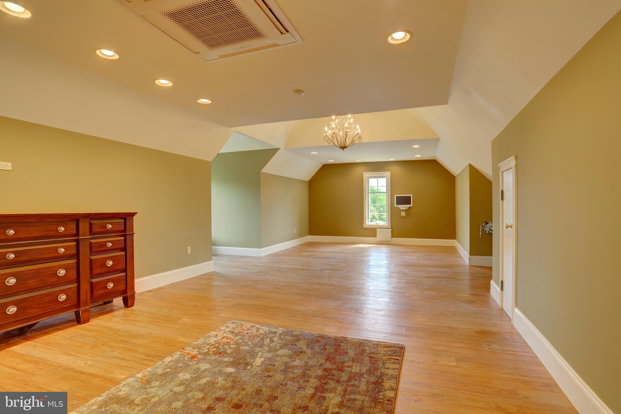 STONEHENGE - Residential