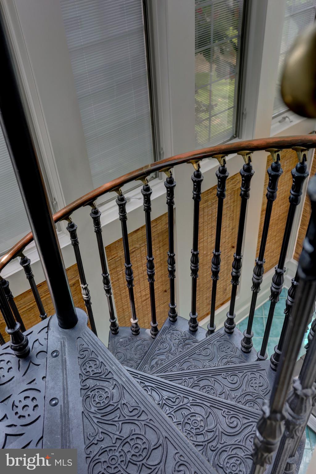 STONEHENGE - Residential