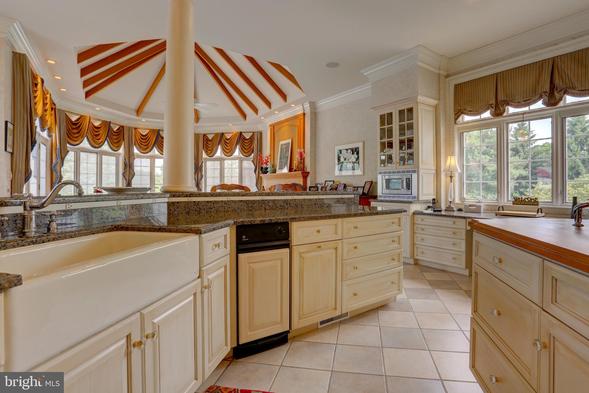 STONEHENGE - Residential