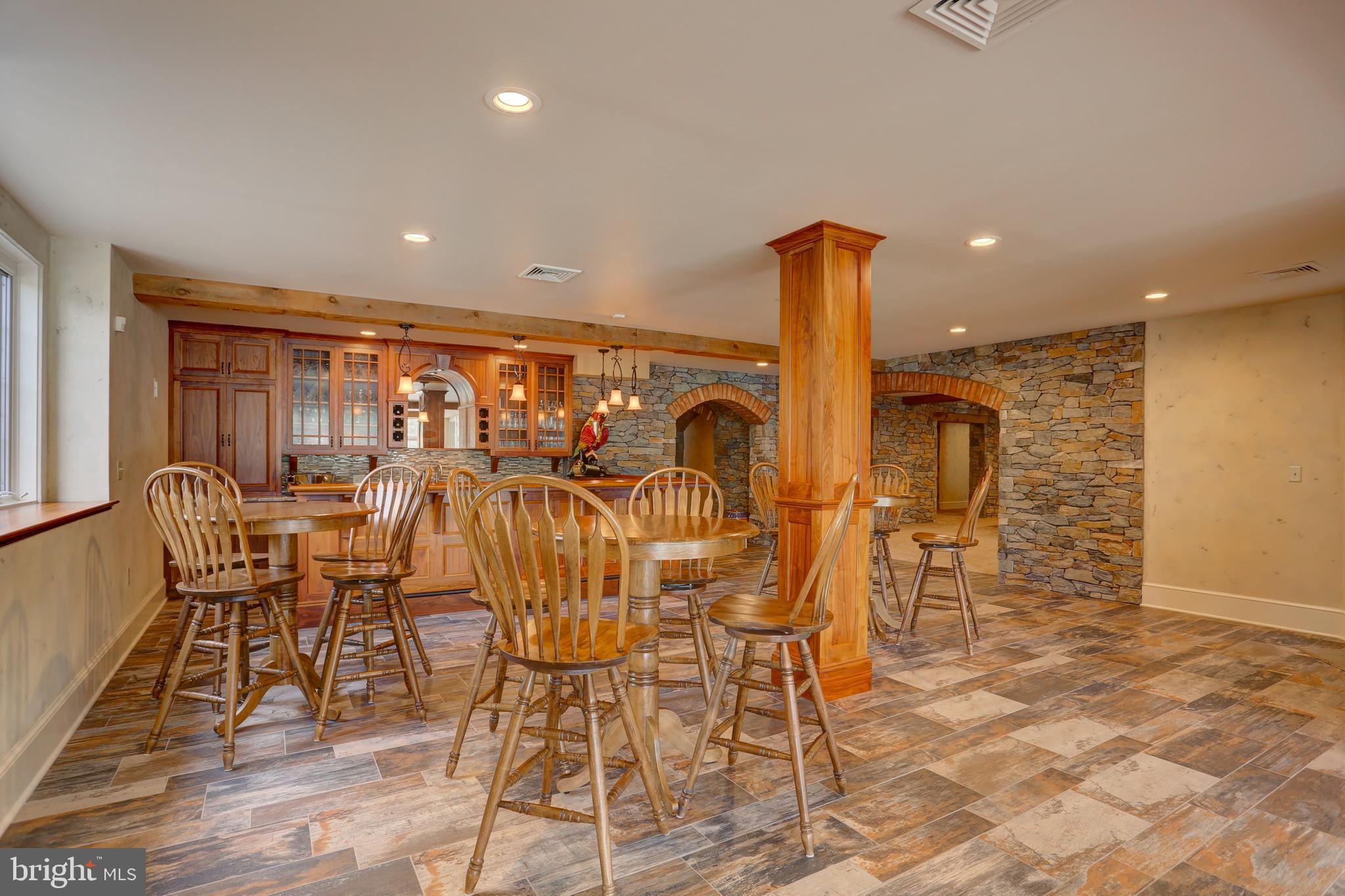 STONEHENGE - Residential