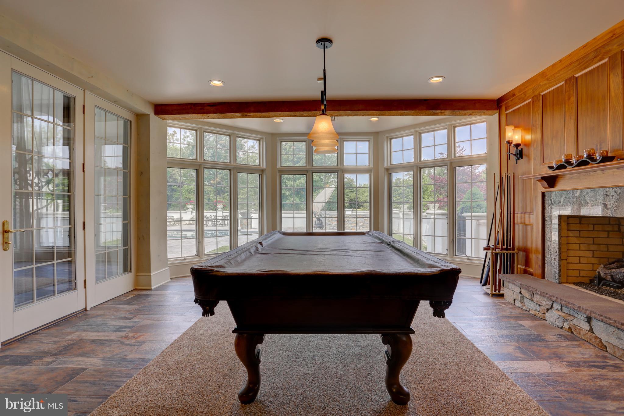 STONEHENGE - Residential