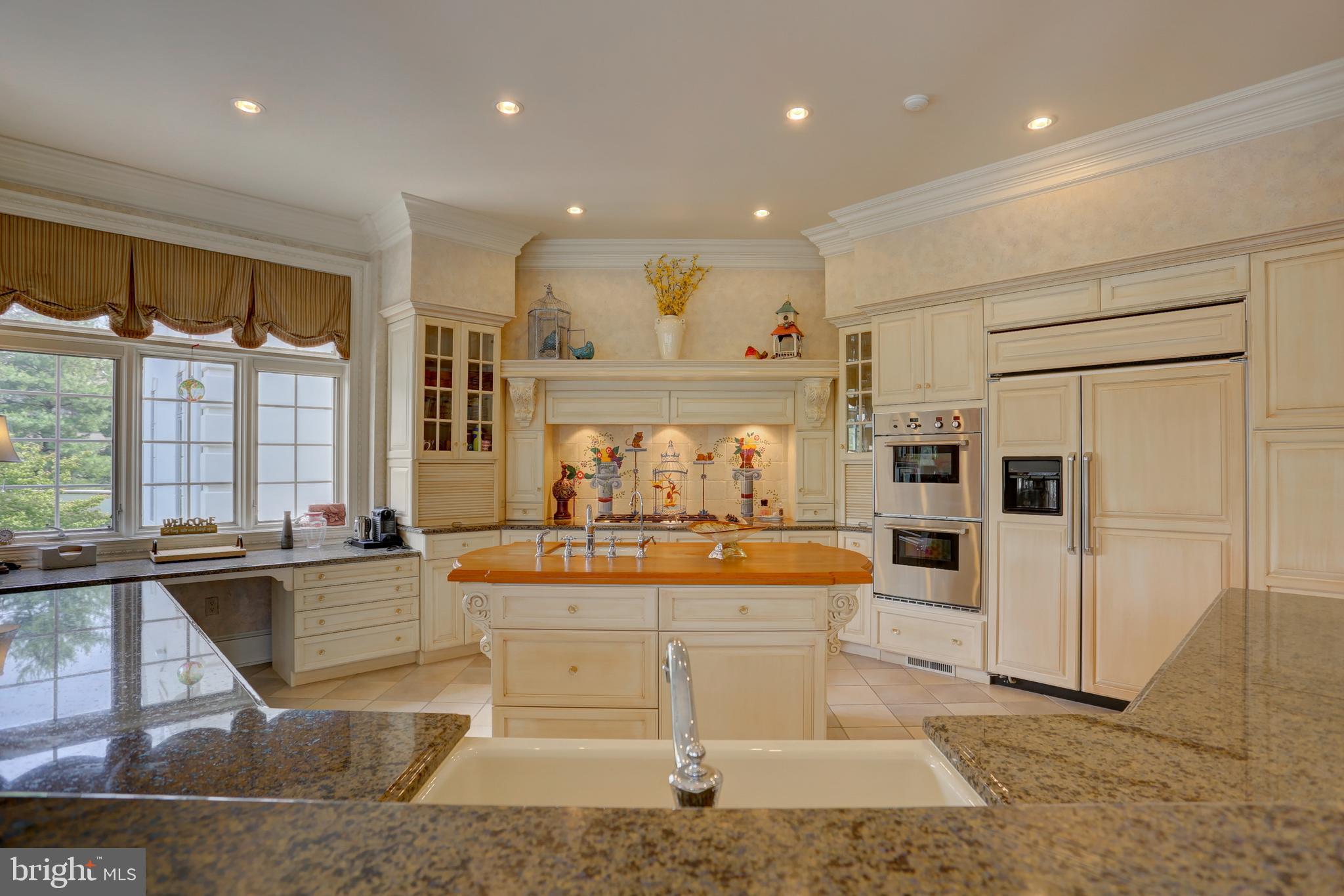 STONEHENGE - Residential