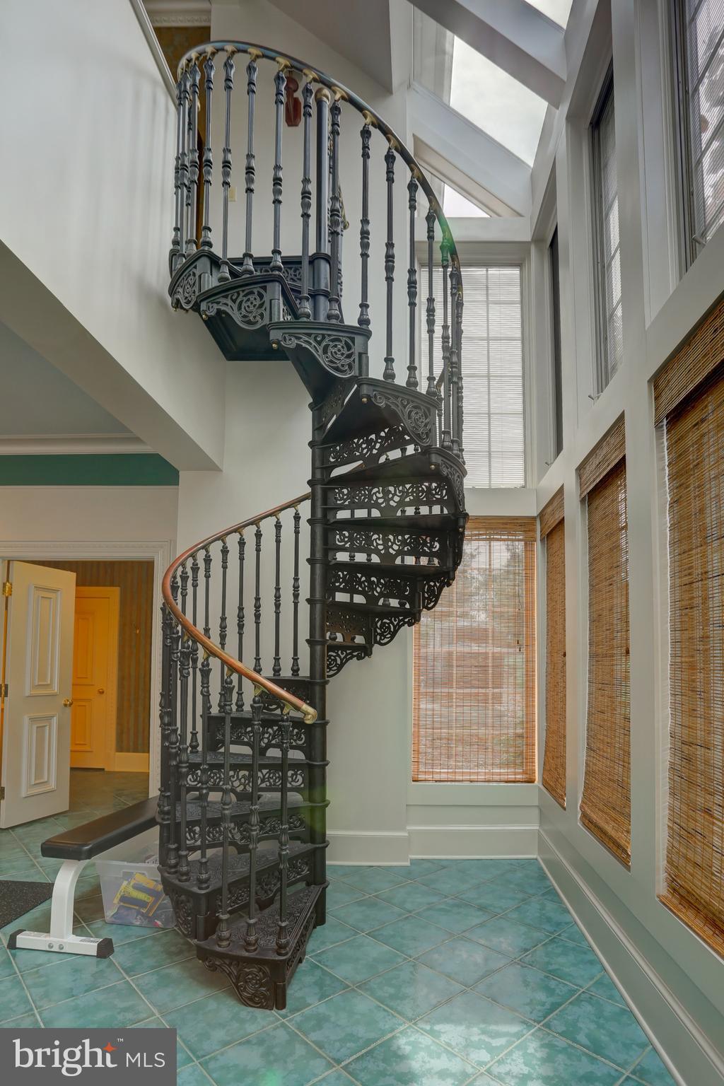 STONEHENGE - Residential