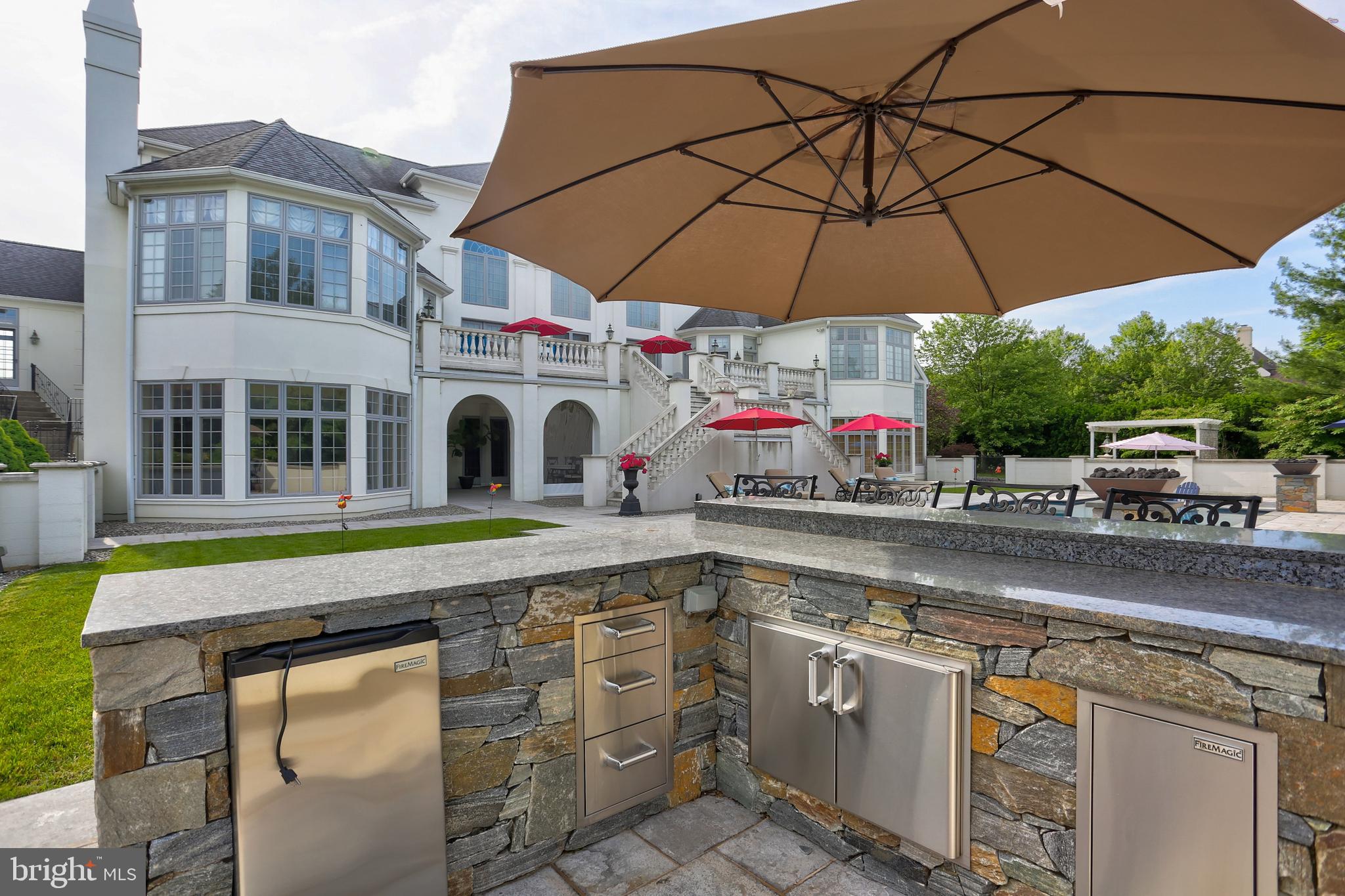 STONEHENGE - Residential