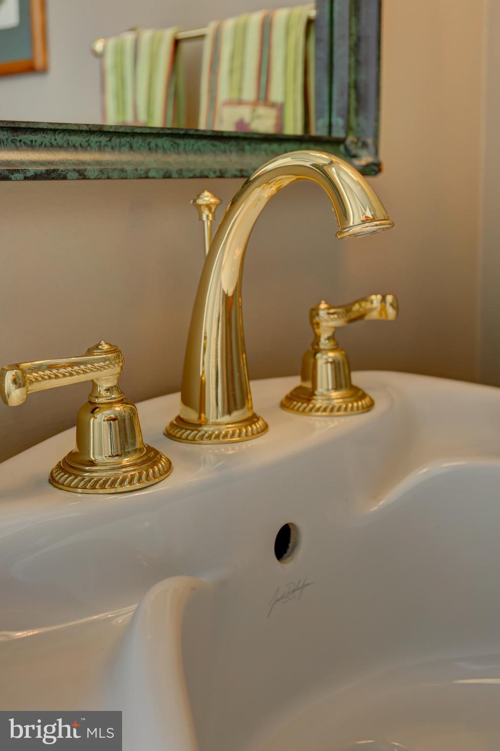 STONEHENGE - Residential