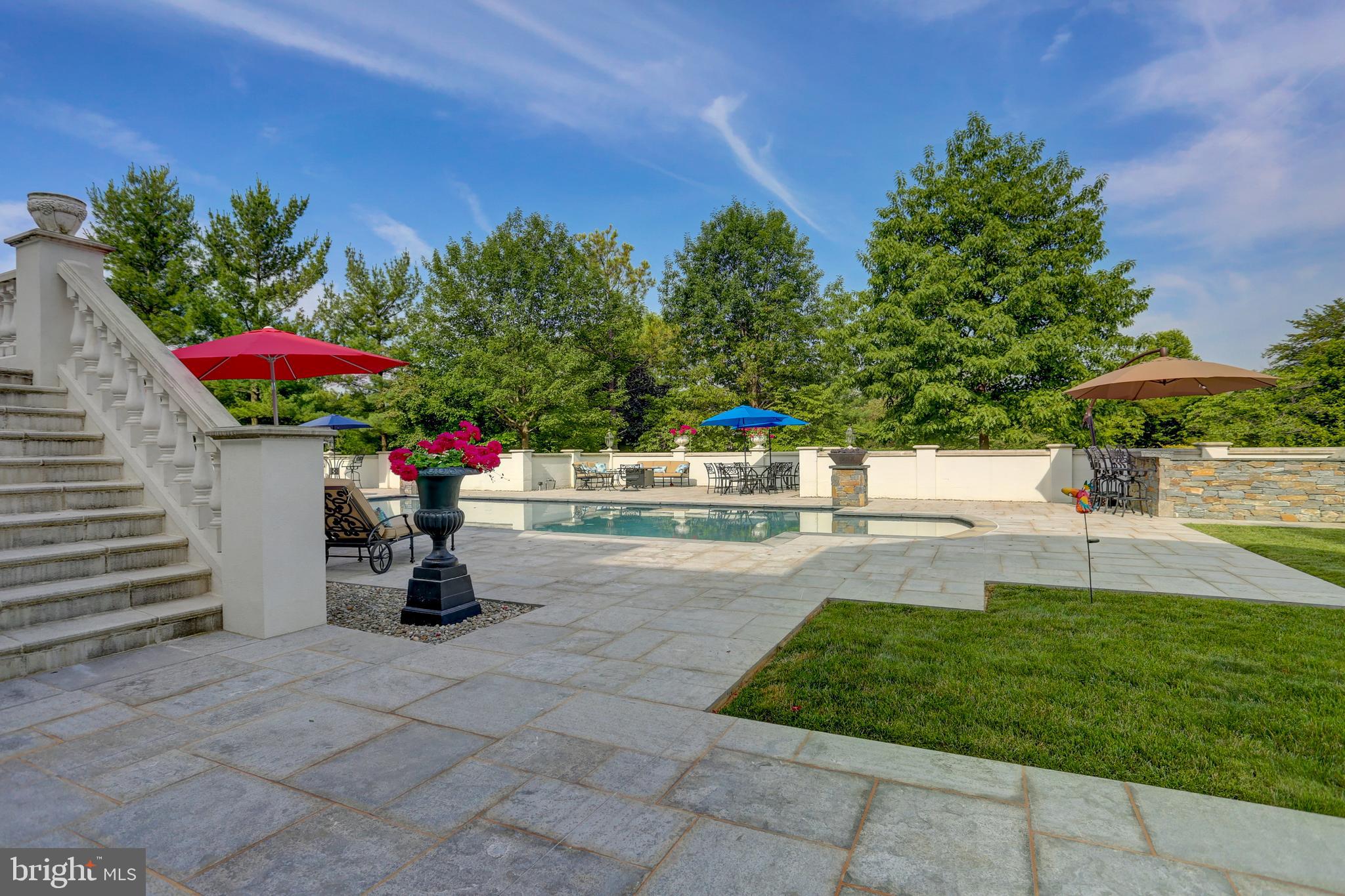 STONEHENGE - Residential