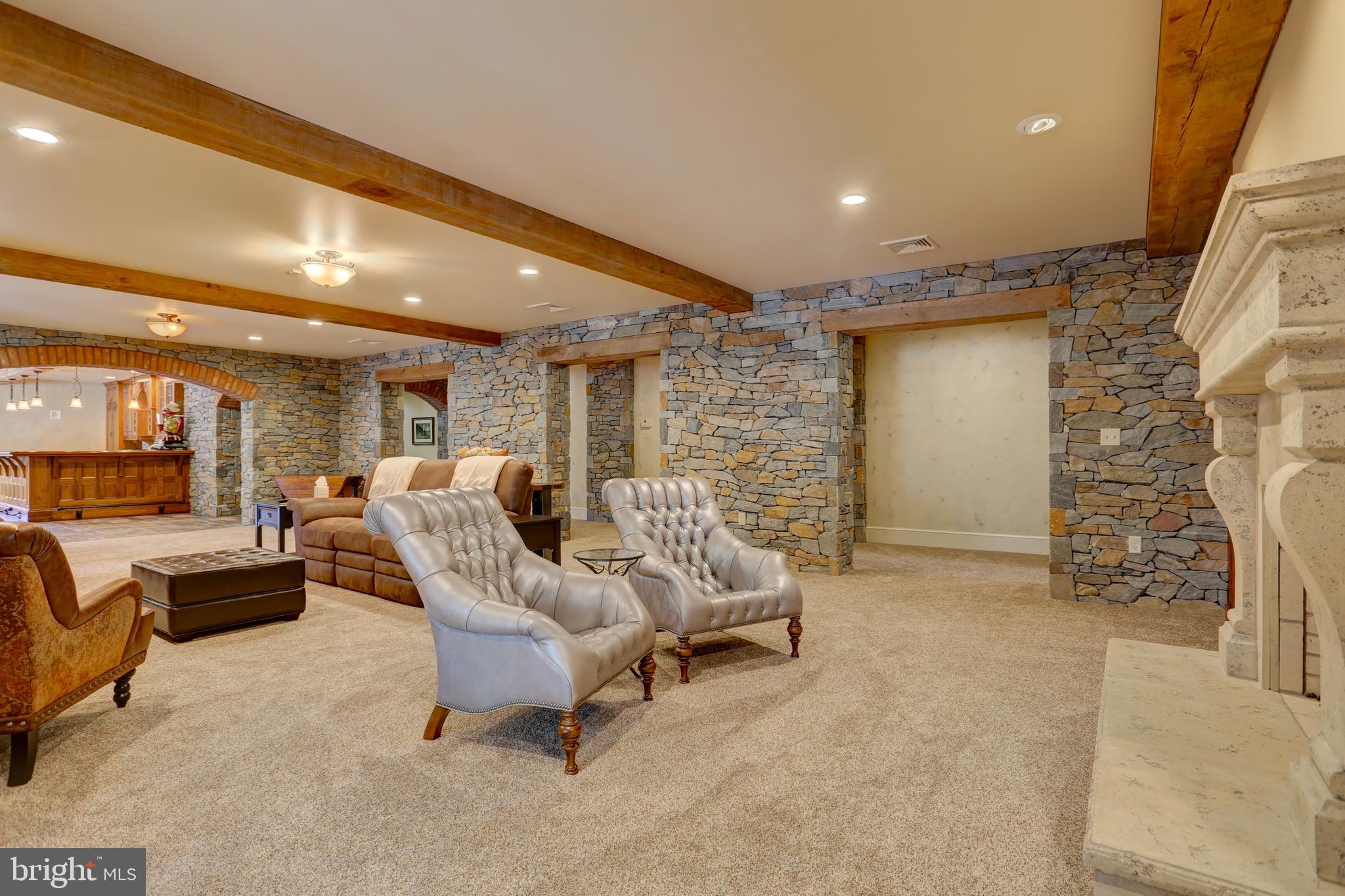 STONEHENGE - Residential