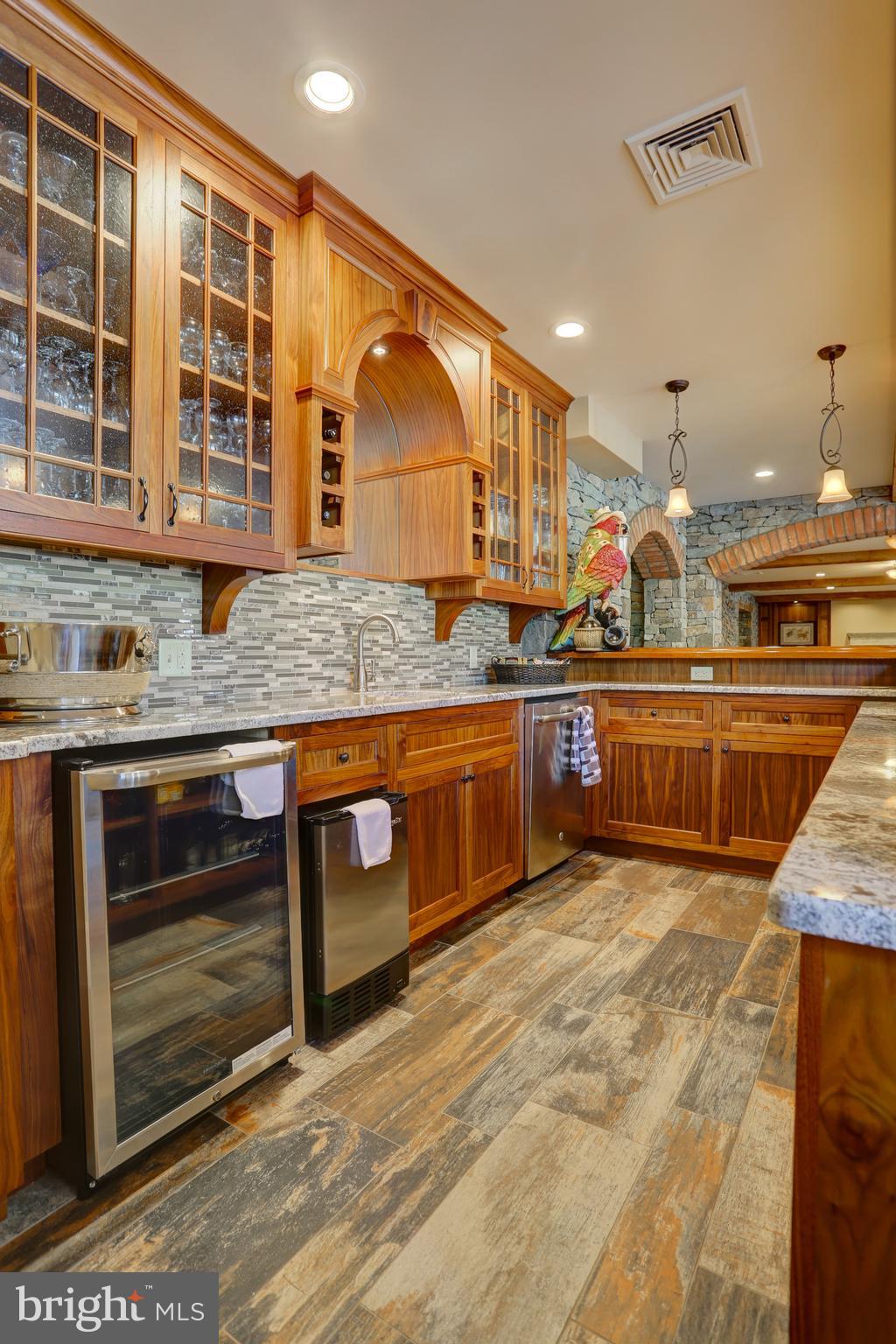 STONEHENGE - Residential