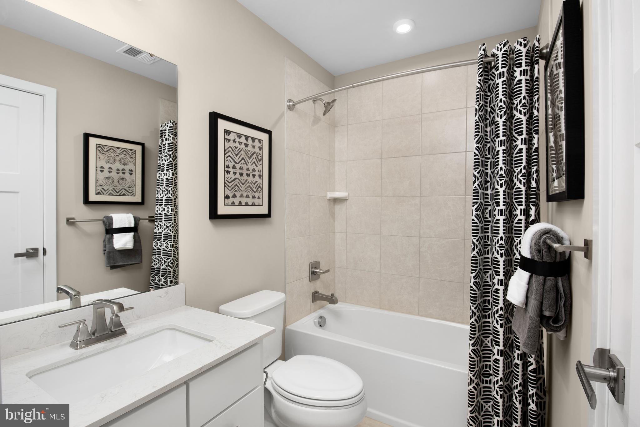 ARMSTRONG VILLAGE - Residential