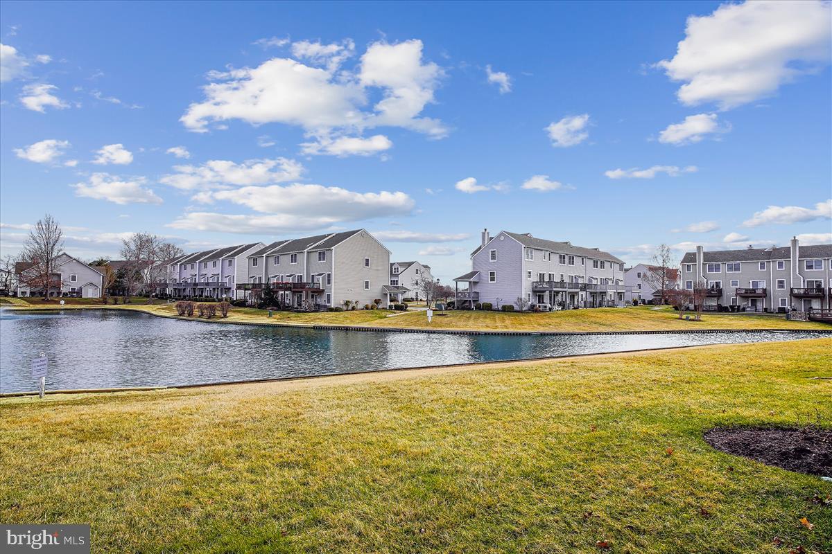 BAYSIDE - Residential Lease