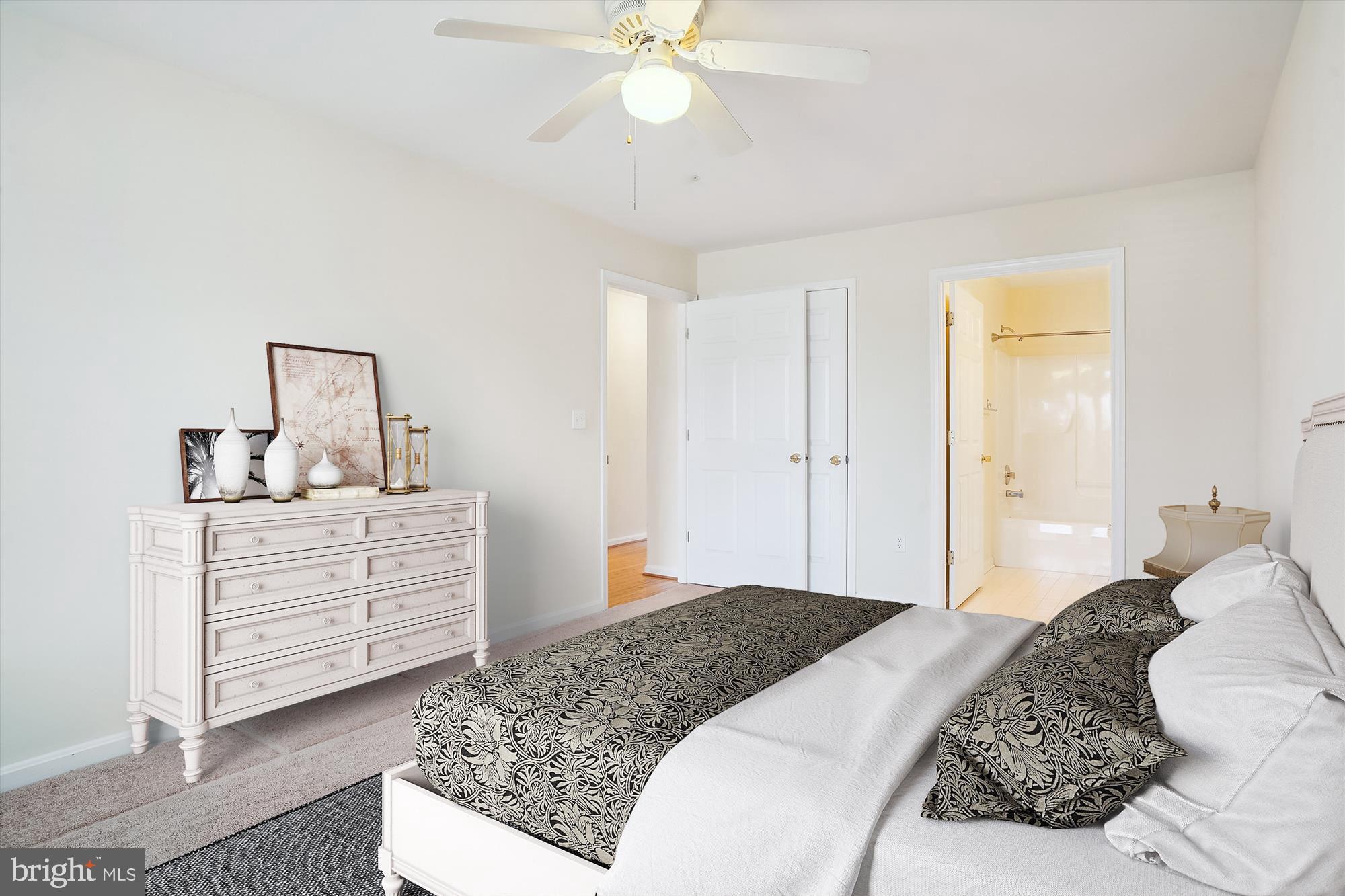 BAYSIDE - Residential Lease