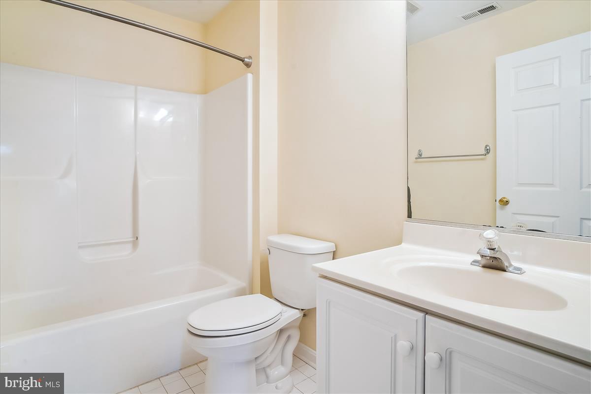 BAYSIDE - Residential Lease