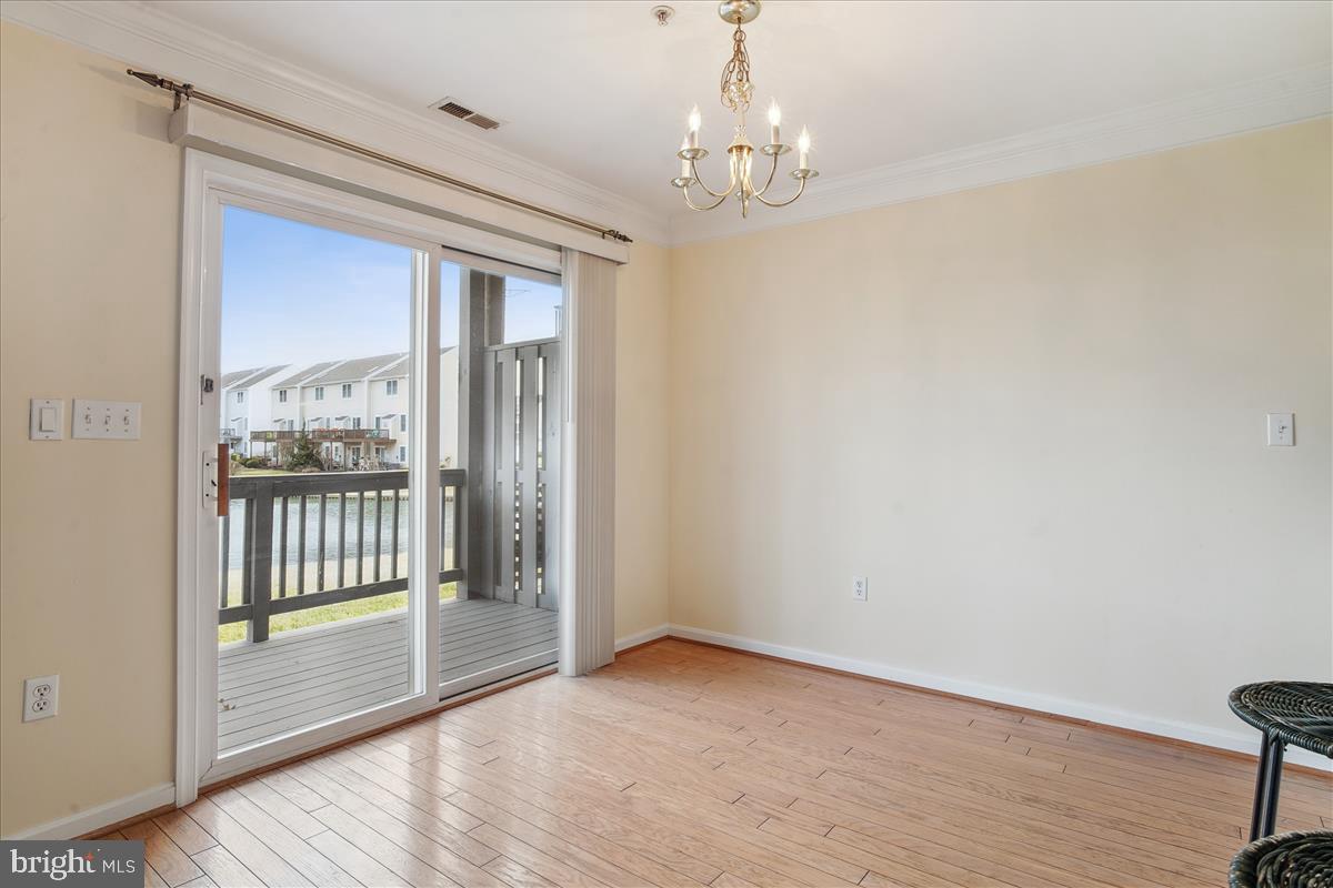 BAYSIDE - Residential Lease