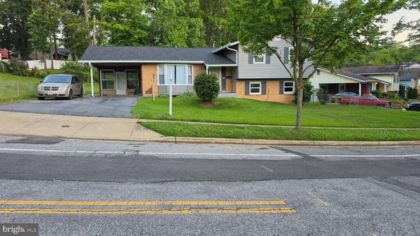 7011 NASHVILLE RD, LANHAM, MD 20706 - Image 4cbef82b8b7a5efb01475d3c5c4e0393/3461364463