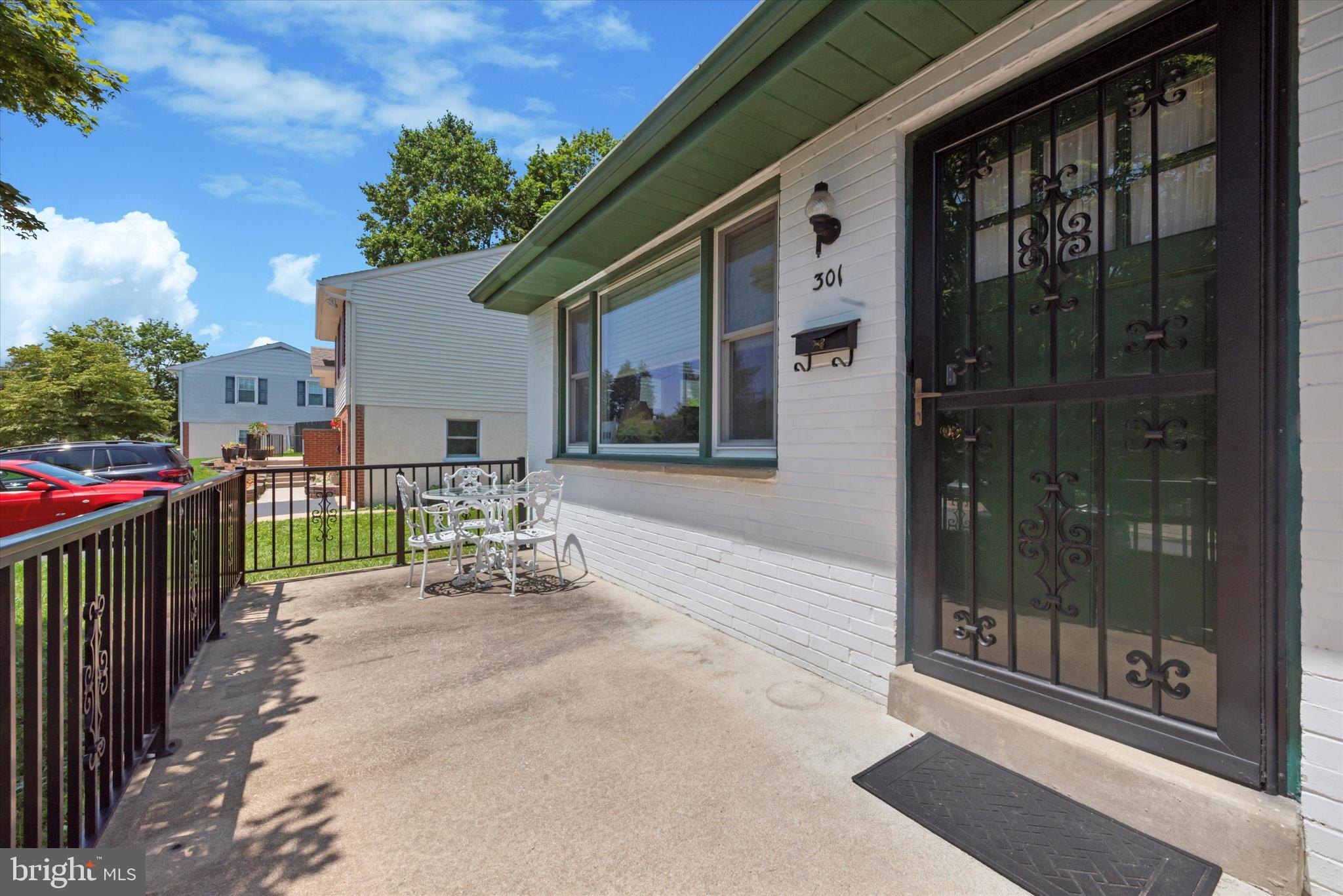 301 W MARSHALL STREET