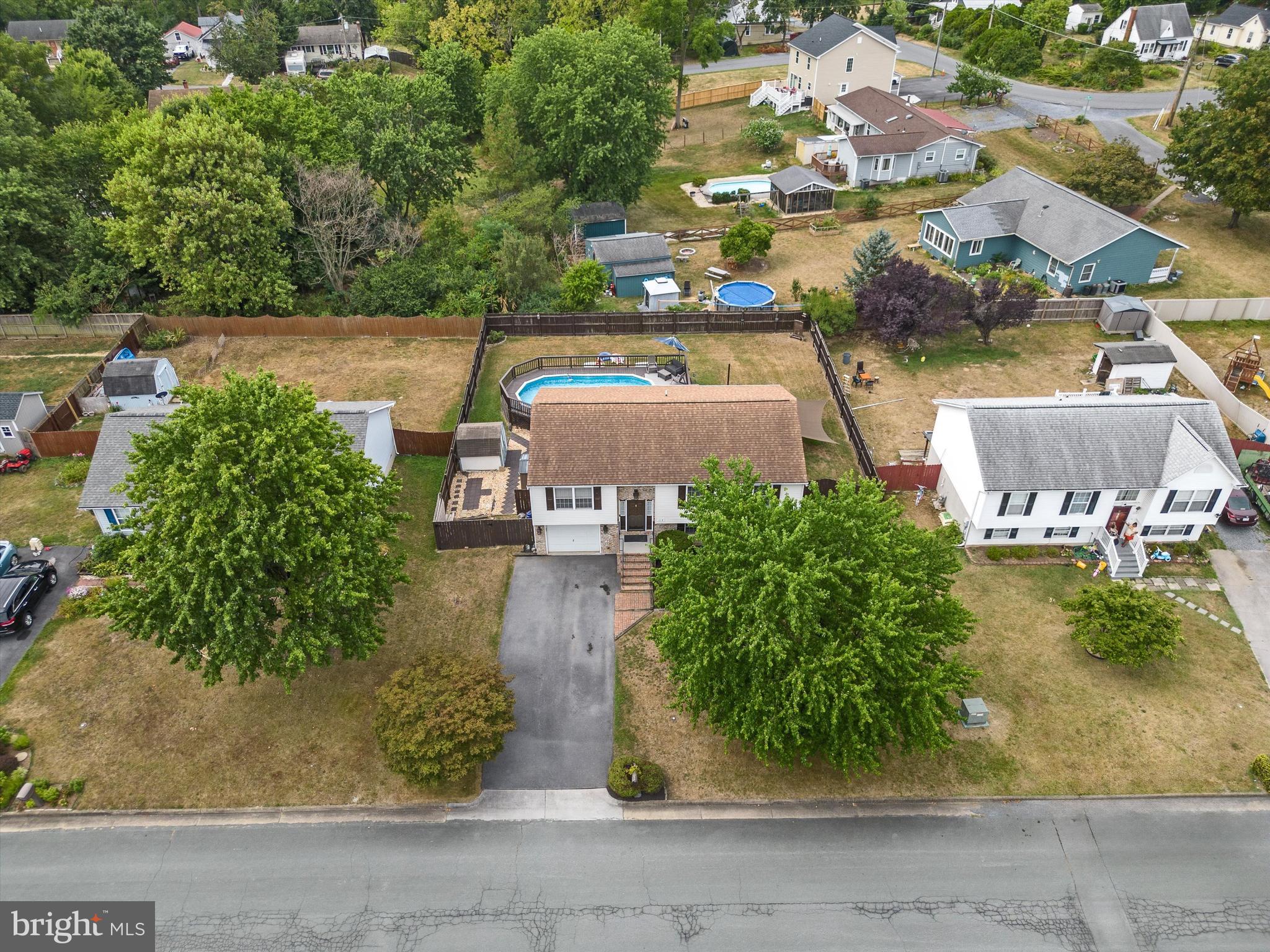 HUNTINGTON MEADOWS - Residential