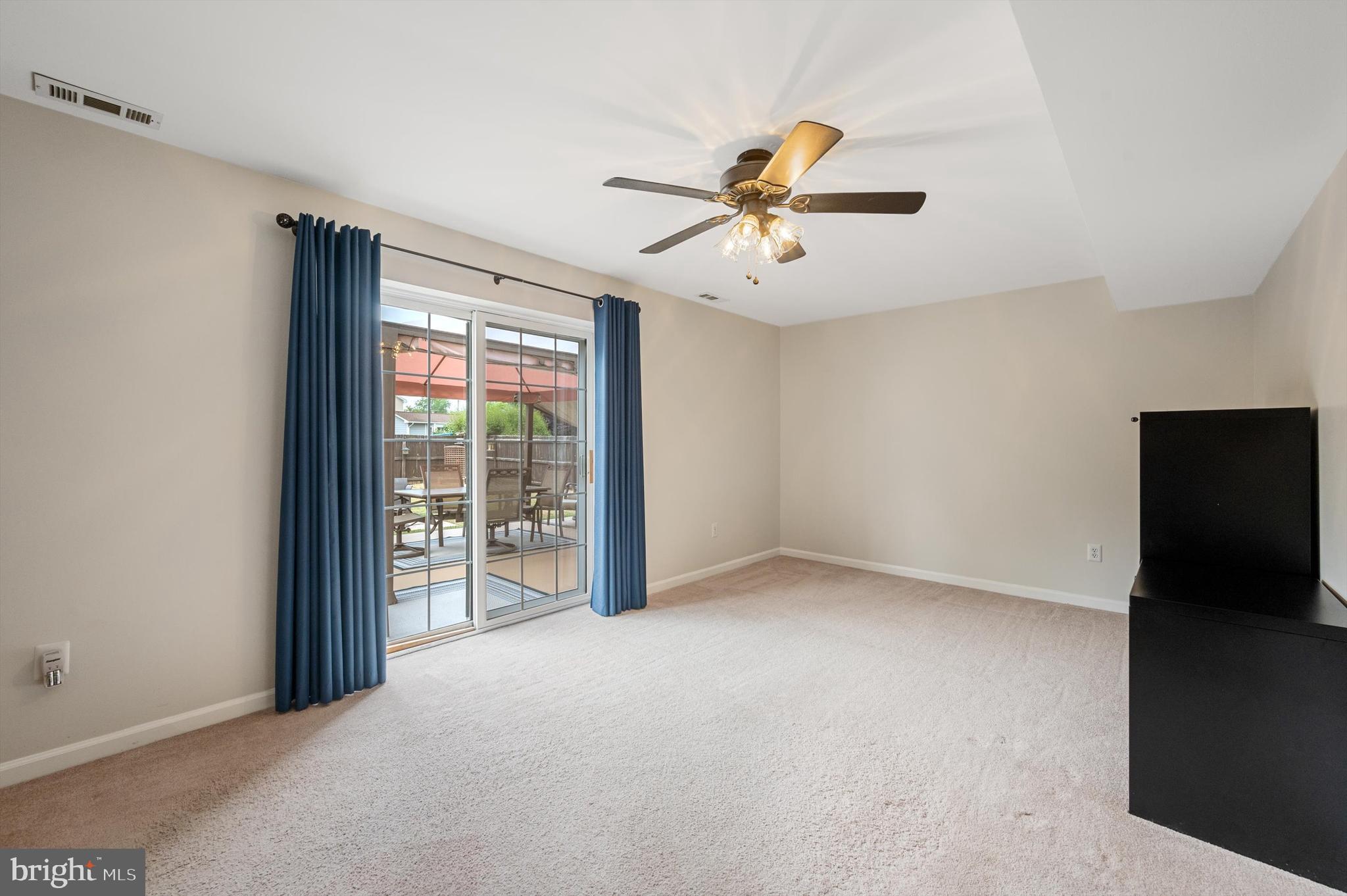 HUNTINGTON MEADOWS - Residential