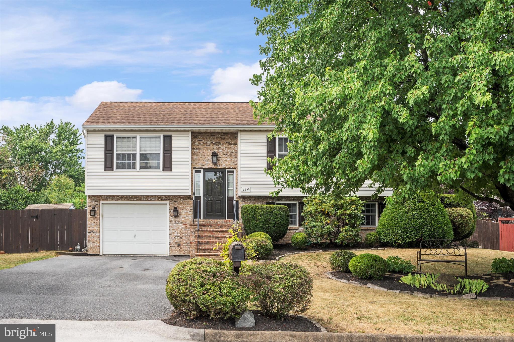 HUNTINGTON MEADOWS - Residential