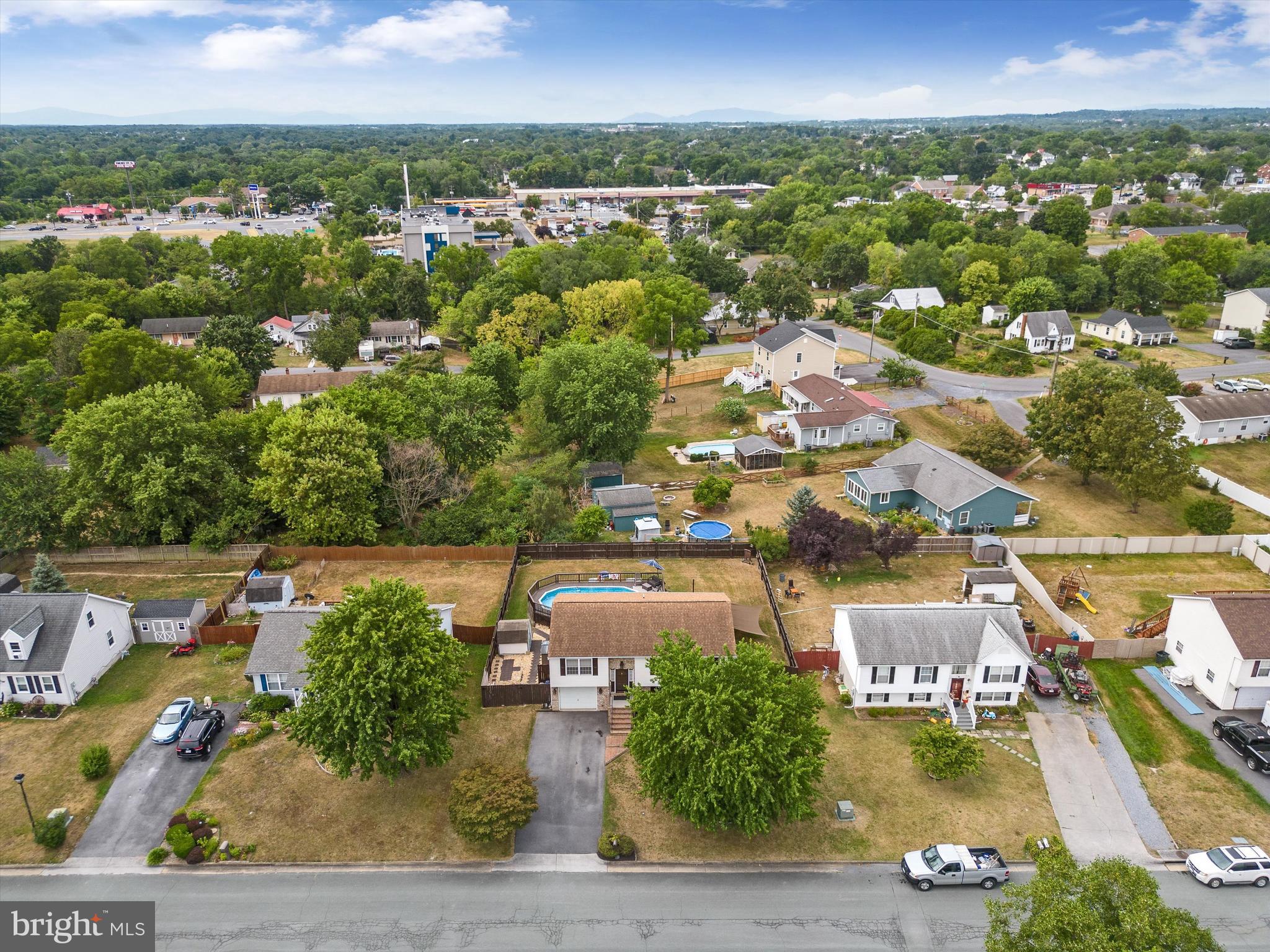 HUNTINGTON MEADOWS - Residential