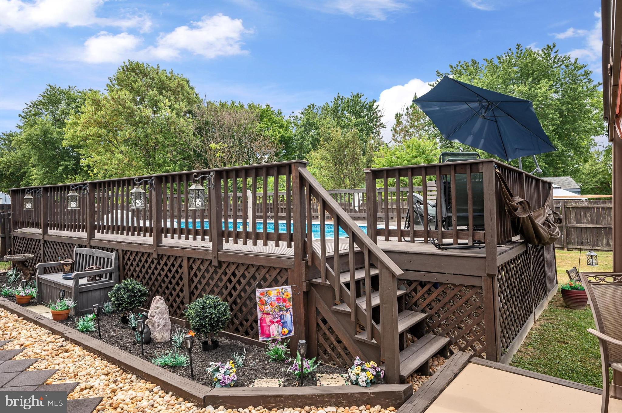 HUNTINGTON MEADOWS - Residential