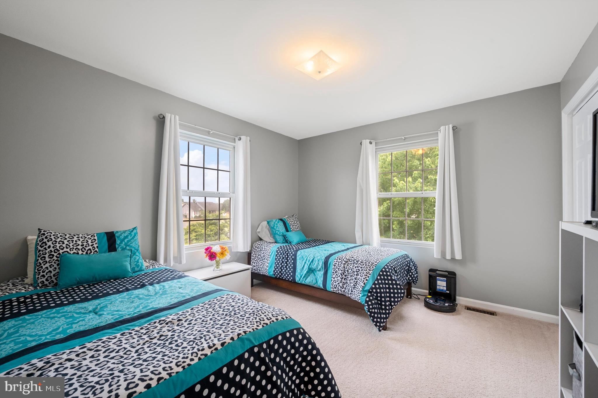 HUNTINGTON MEADOWS - Residential