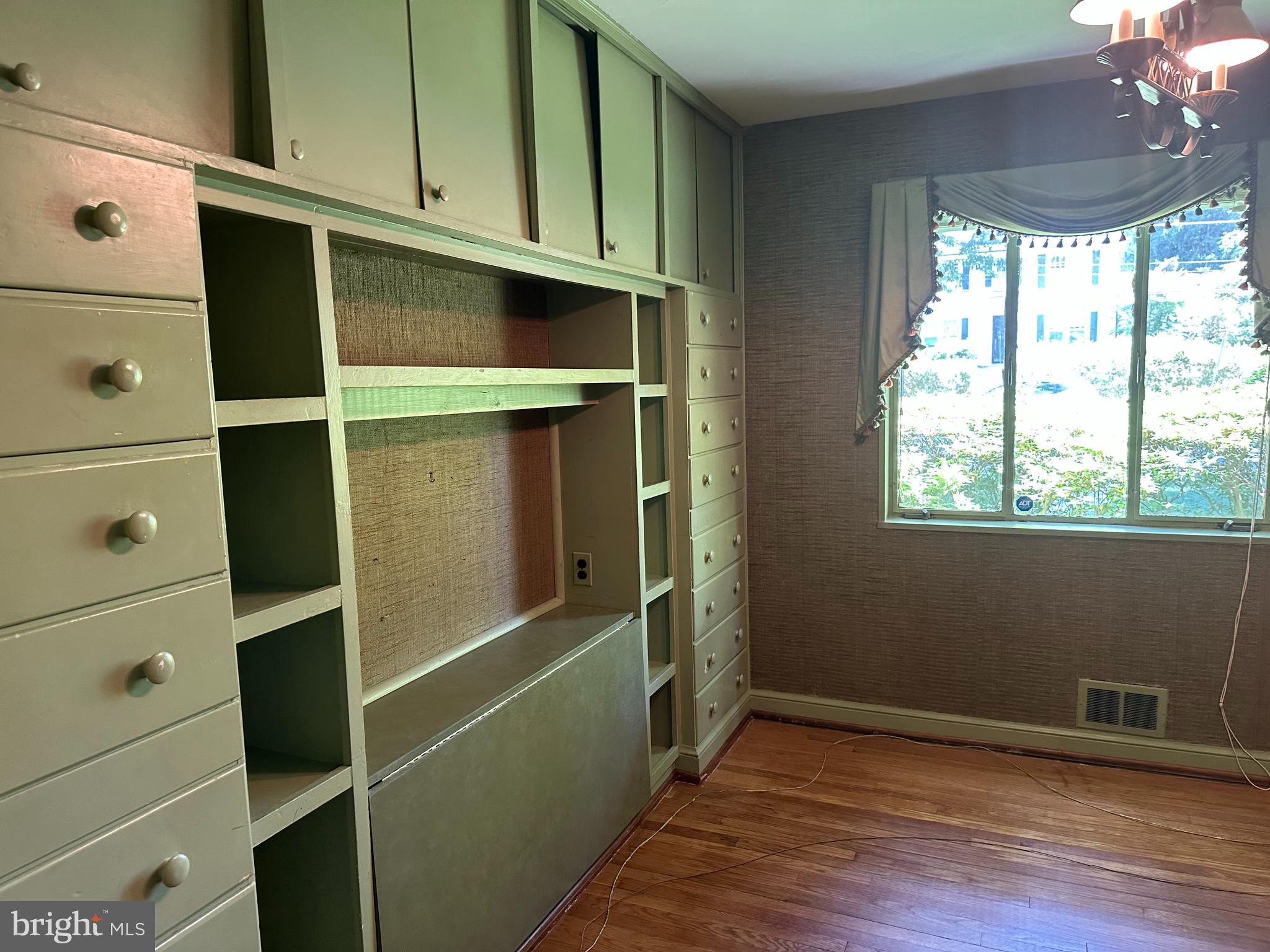 NORTH CHEVY CHASE - Residential