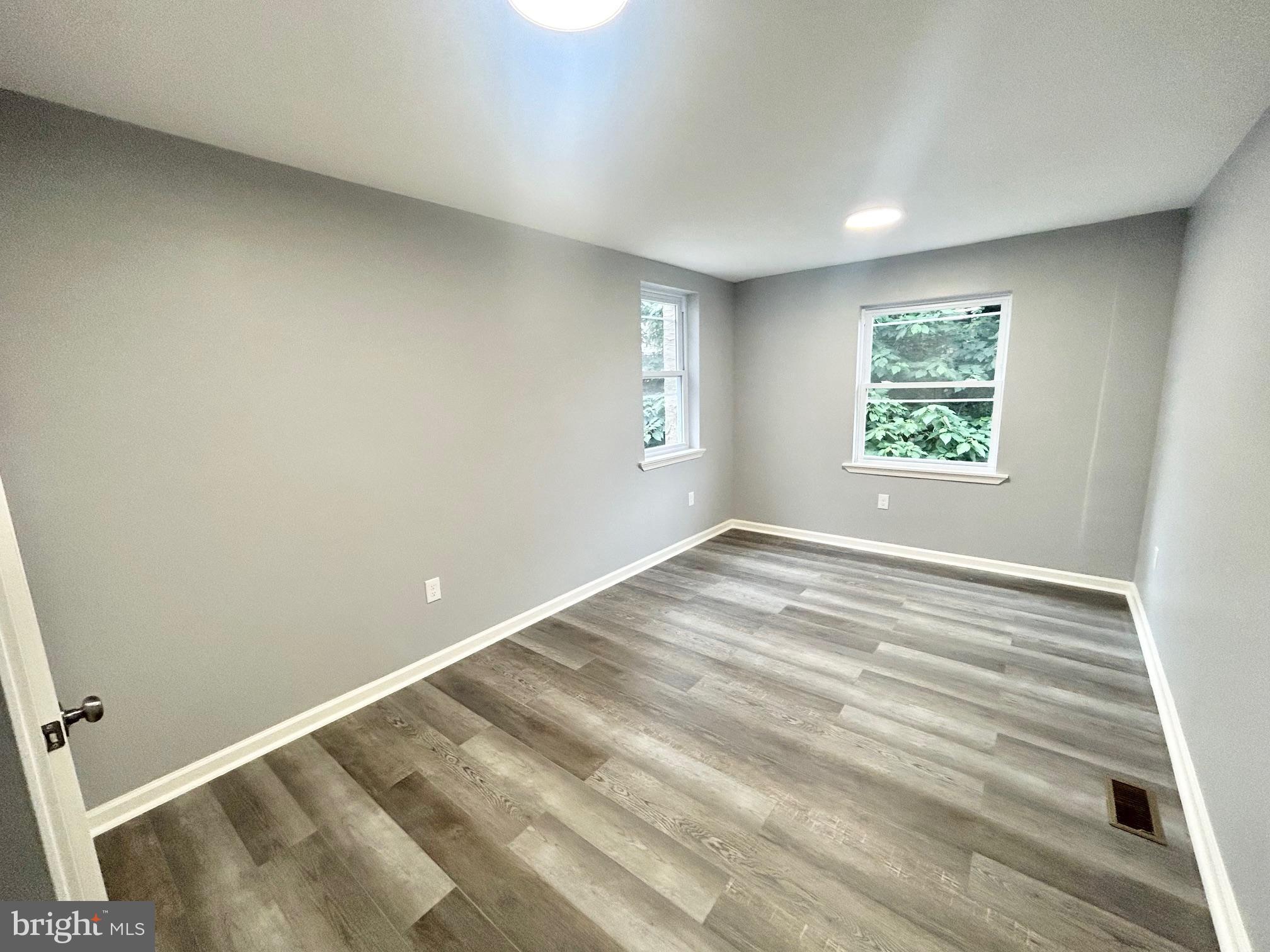 MANTUA - Residential Lease