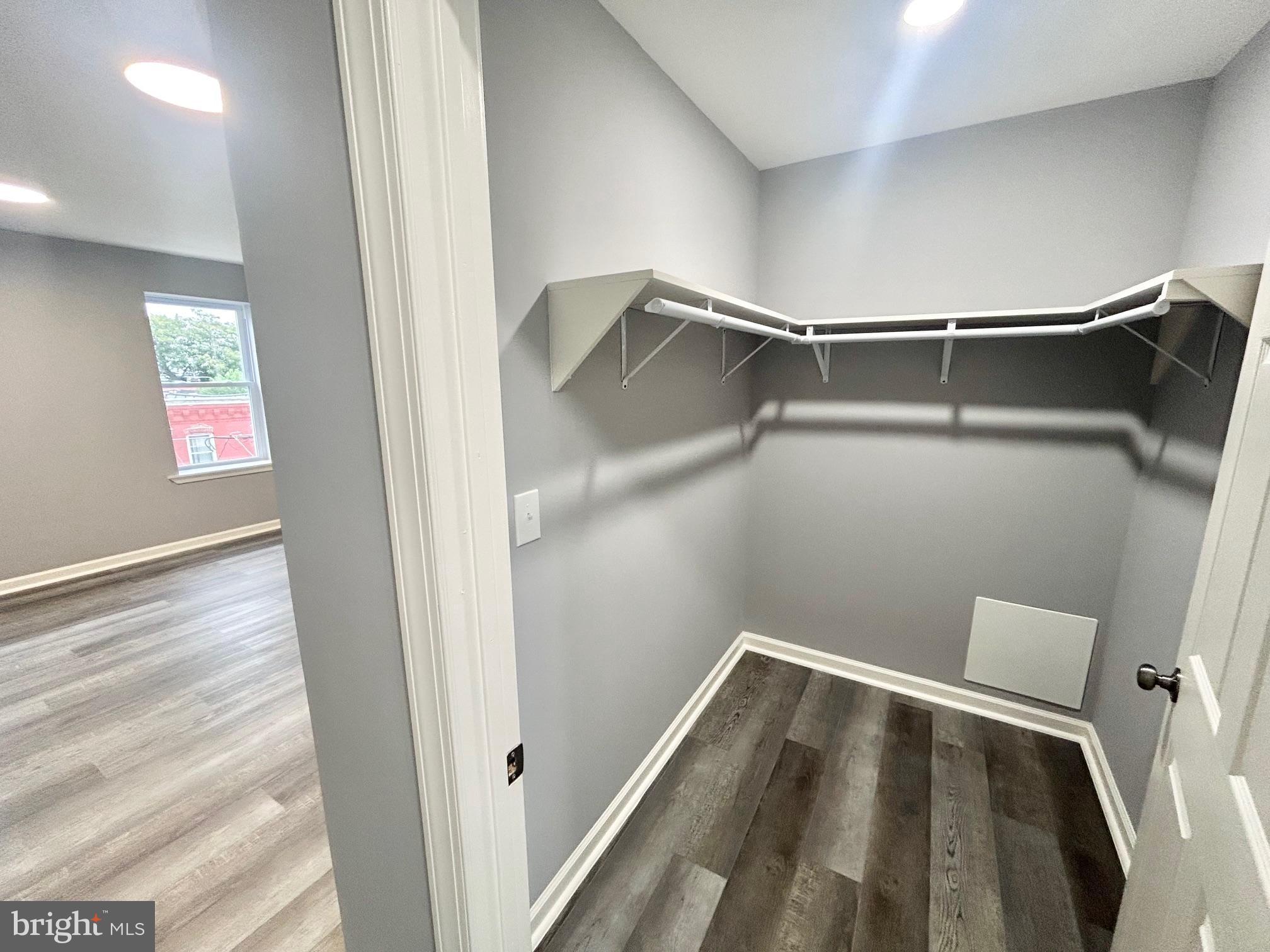 MANTUA - Residential Lease