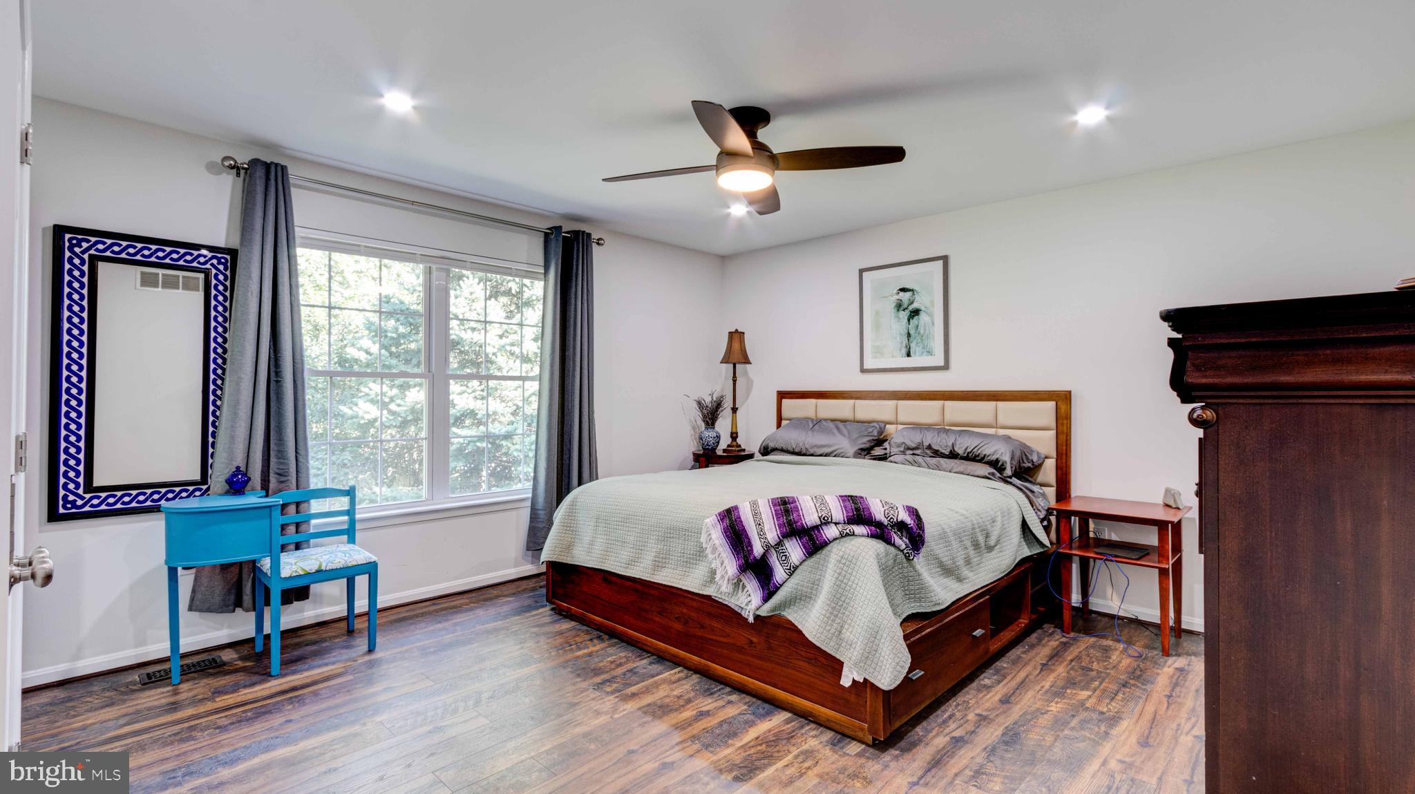 SUNSET KNOLL - Residential Lease