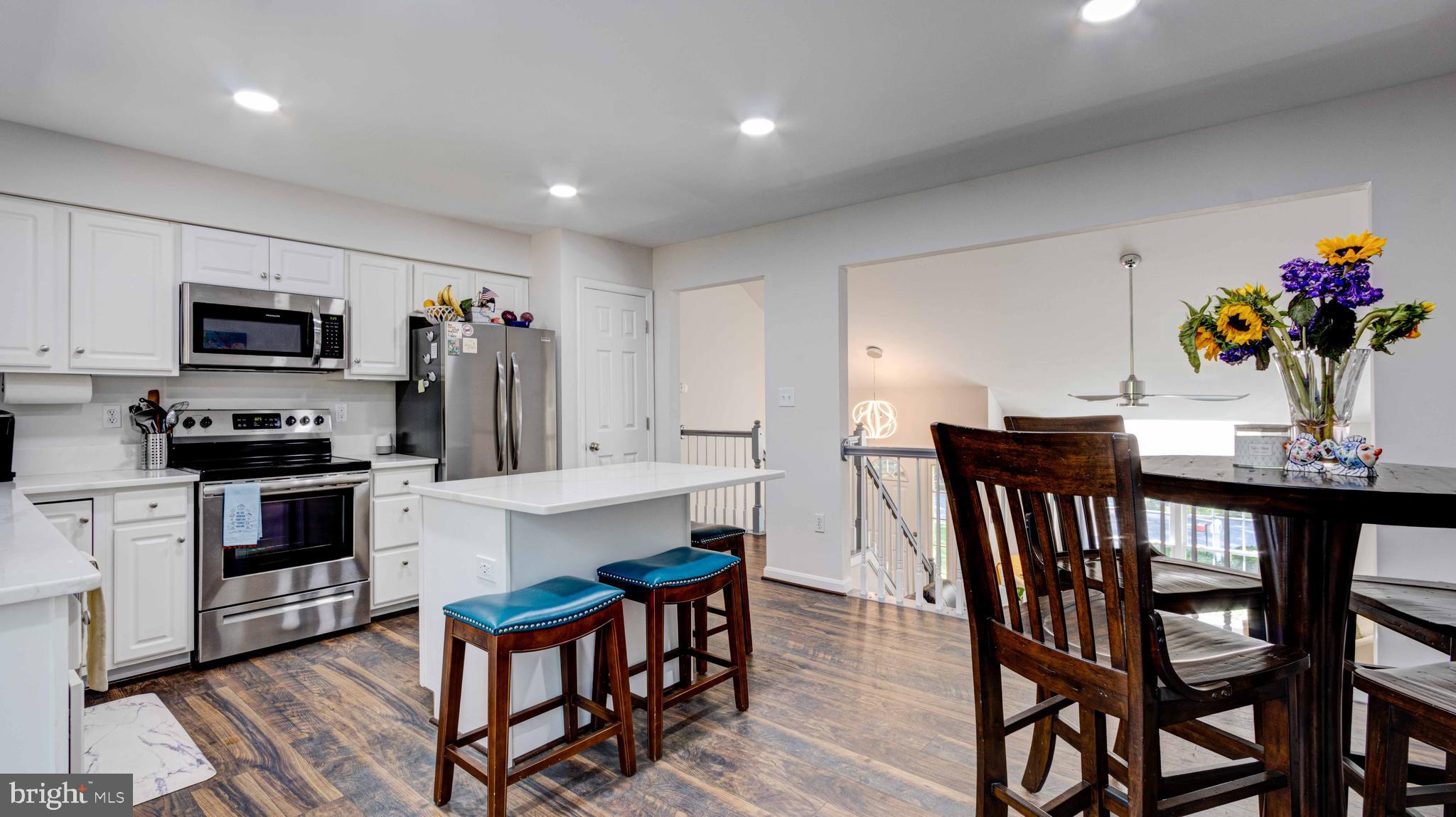 SUNSET KNOLL - Residential Lease