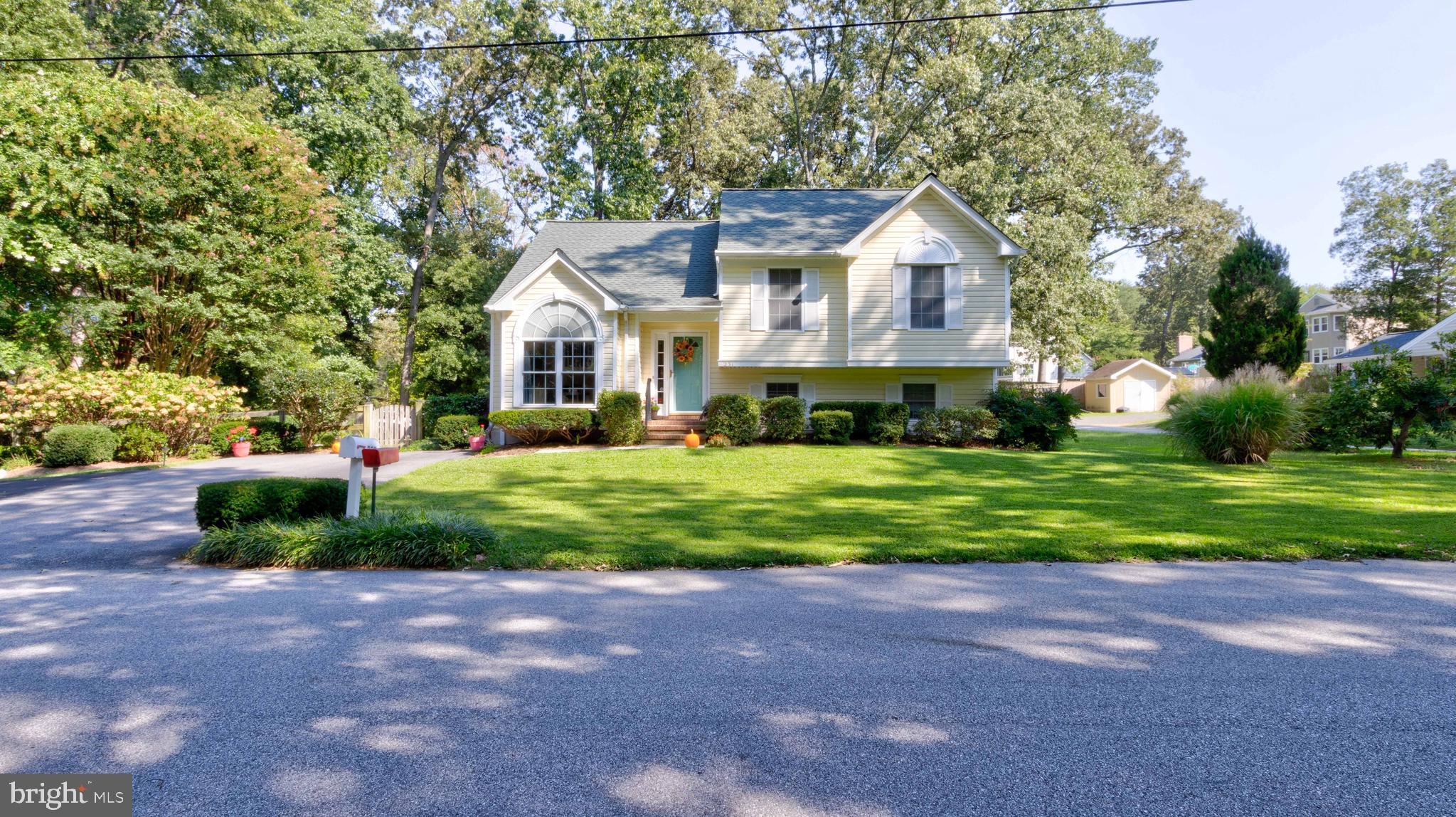 SUNSET KNOLL - Residential Lease