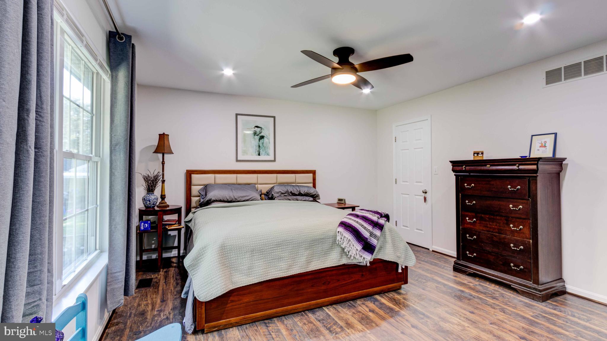 SUNSET KNOLL - Residential Lease